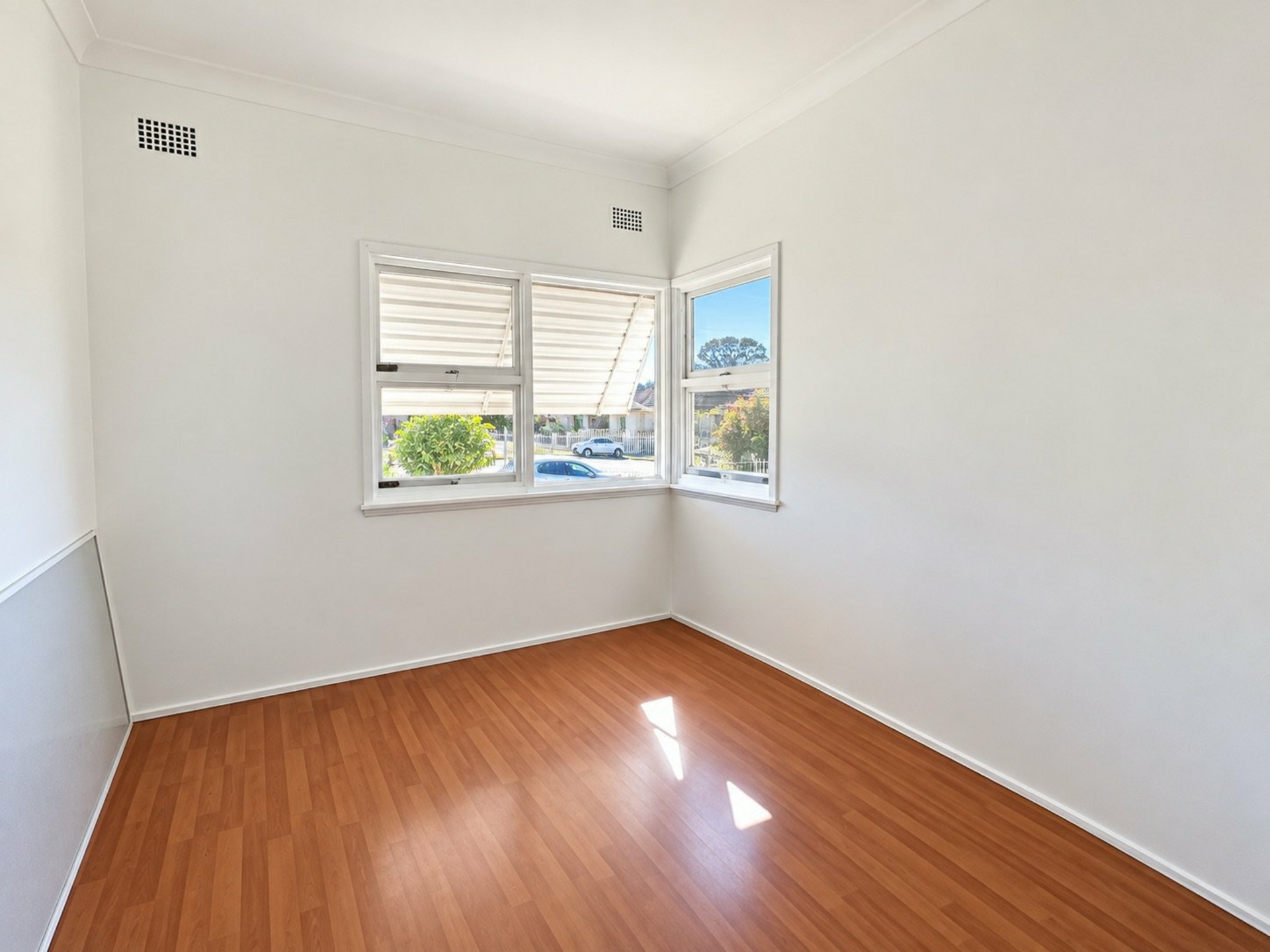 16 Kambala Crescent — photo 5 of 8