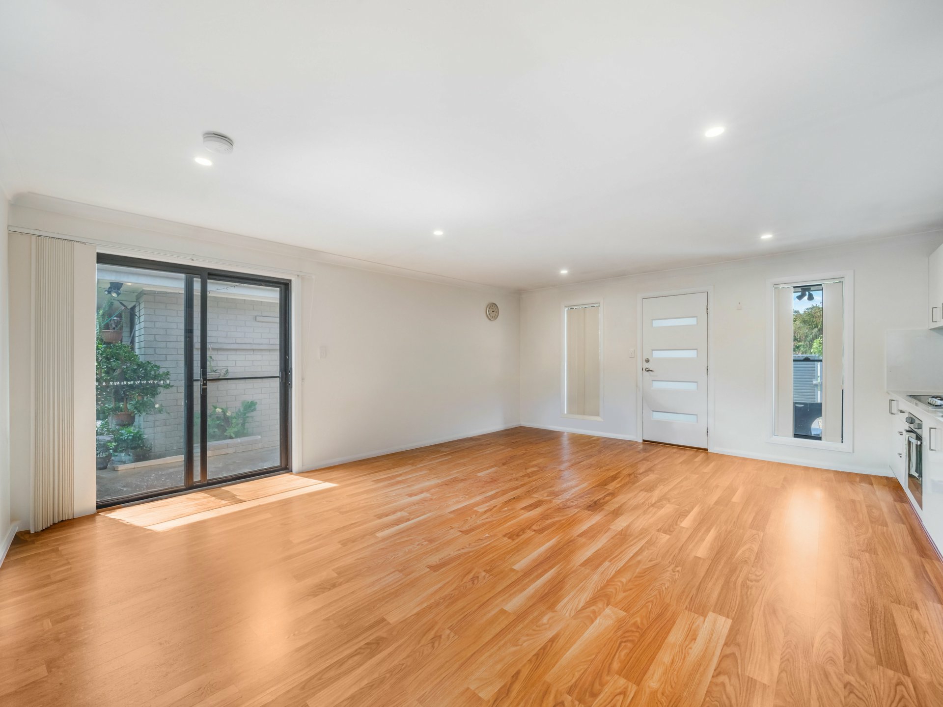 29 Whitlam Avenue — photo 10 of 14