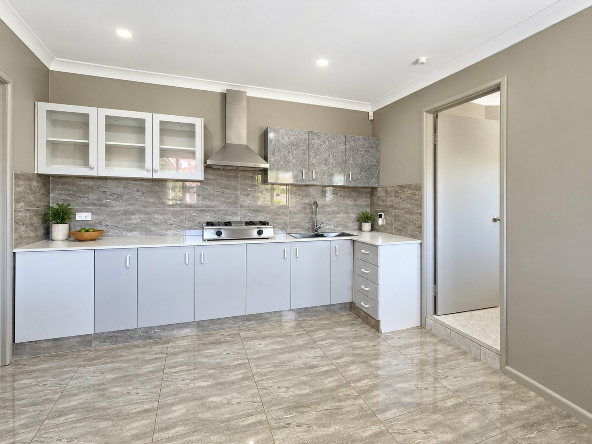 6 Janacek Place — photo 3 of 6