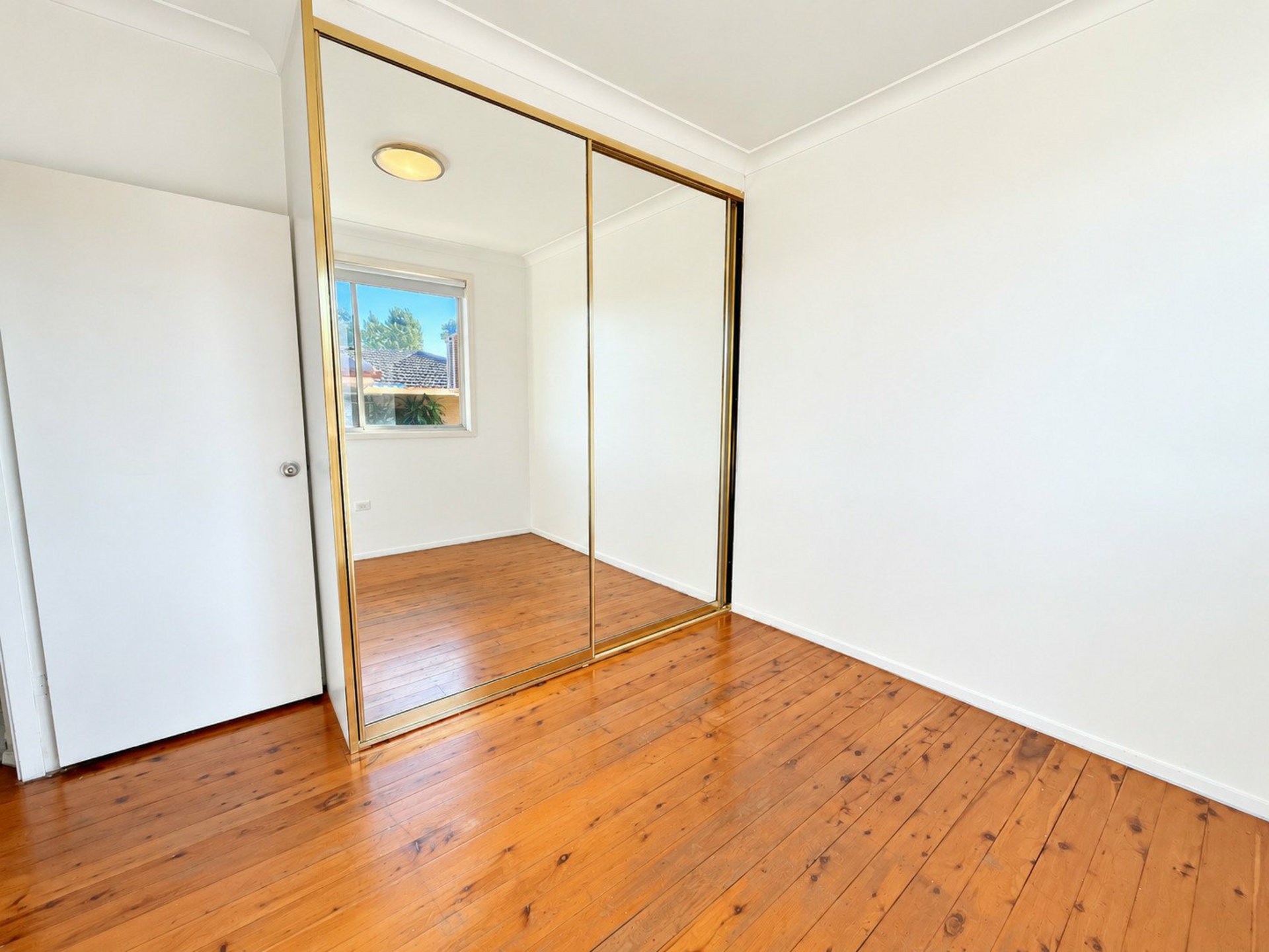2A Jervis Street — photo 2 of 4