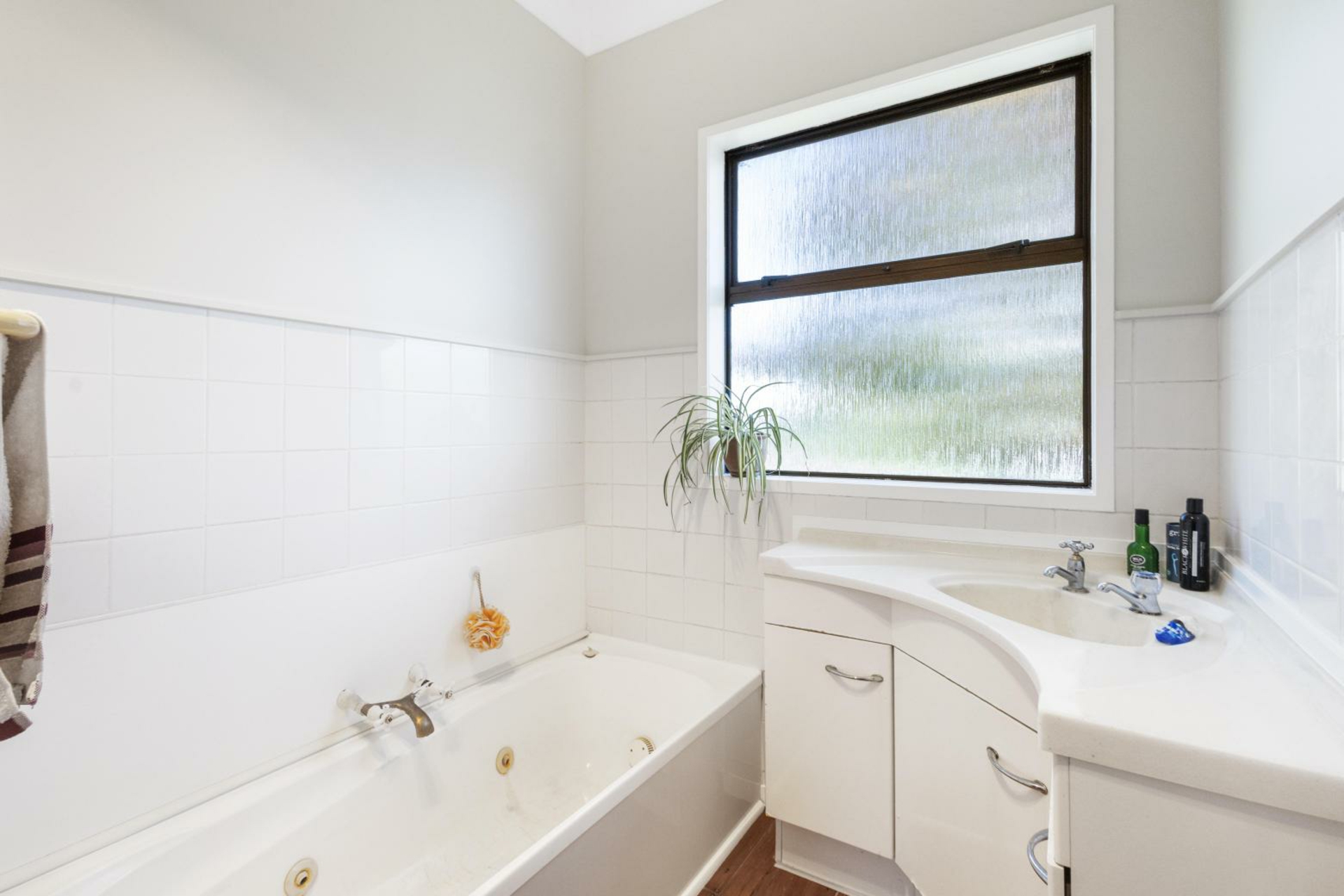 208 Livingstone Road, TE POI