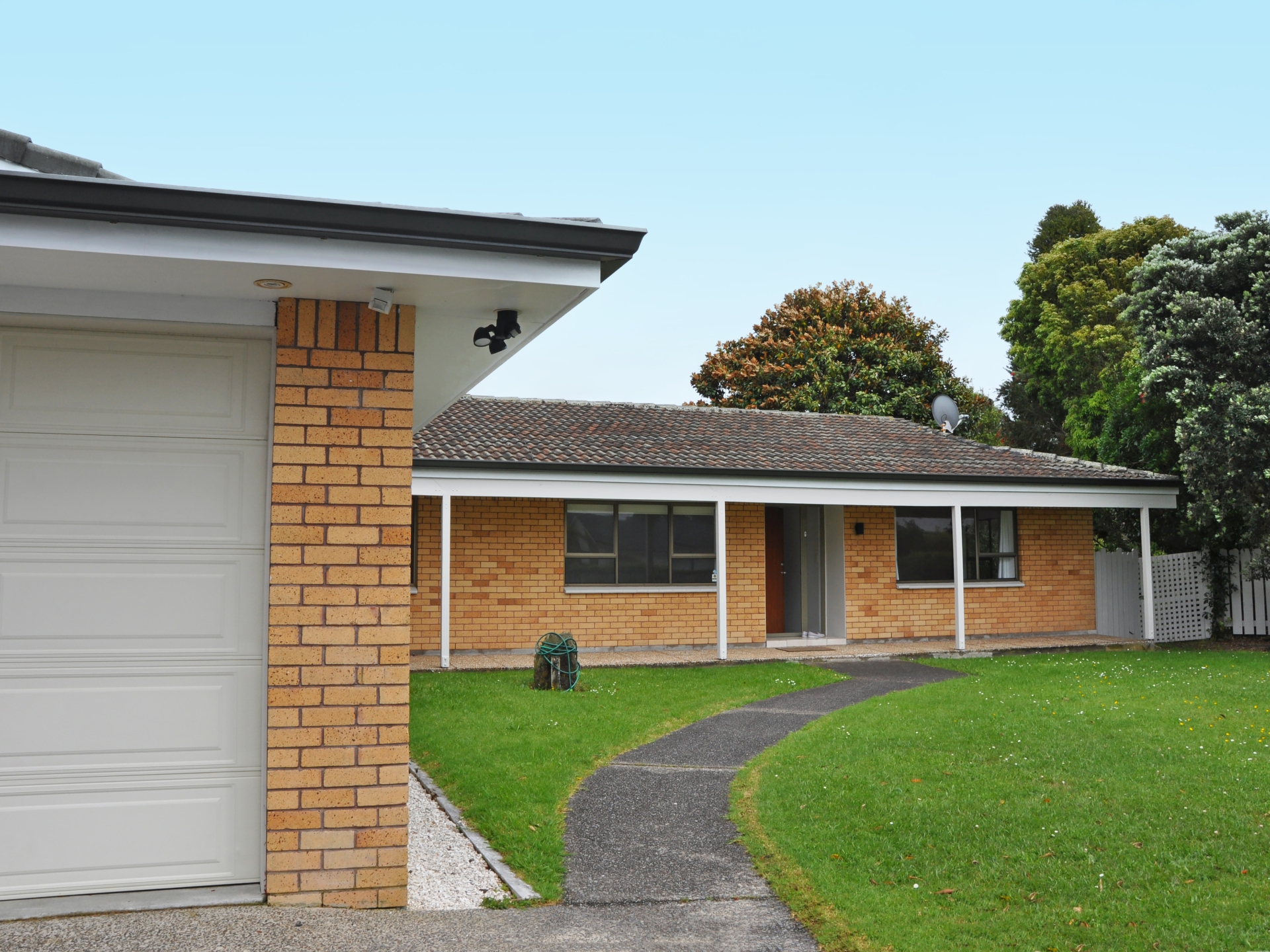 11 Manuka Street, OREWA