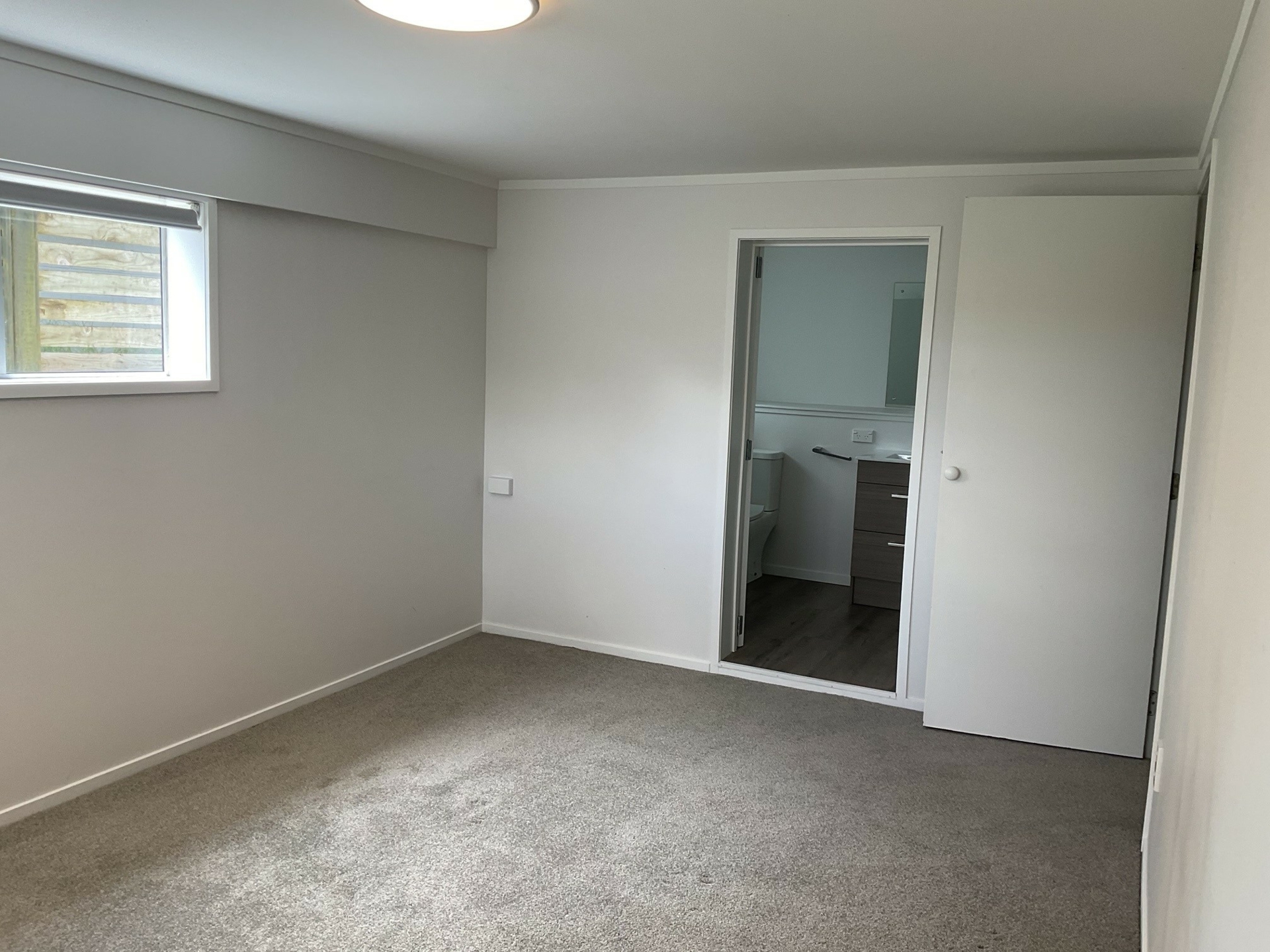 1/10 Pioneer Crescent, OMAHA