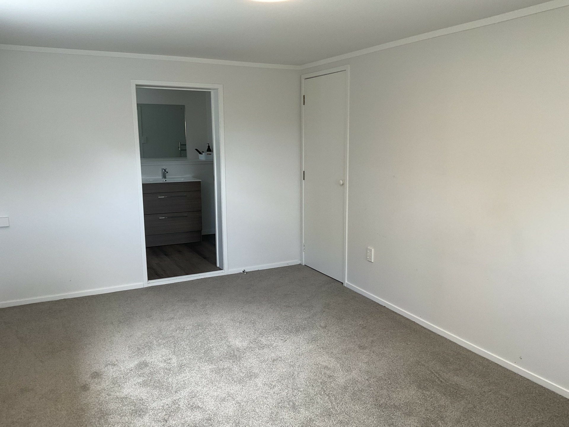 1/10 Pioneer Crescent, OMAHA