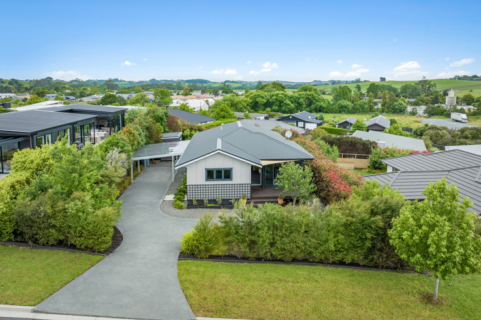 6 Laly Haddon Place, MATAKANA