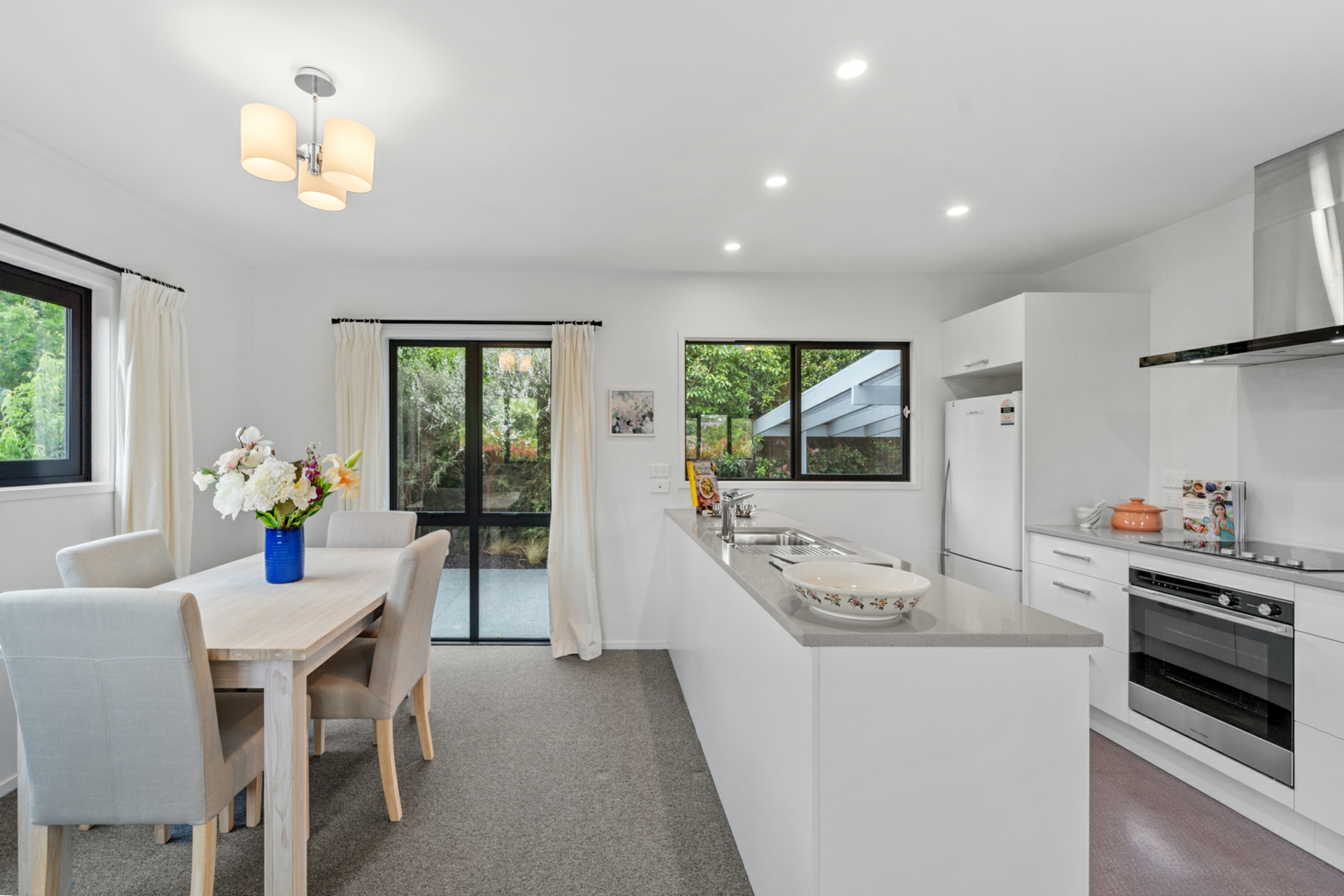 6 Laly Haddon Place, MATAKANA