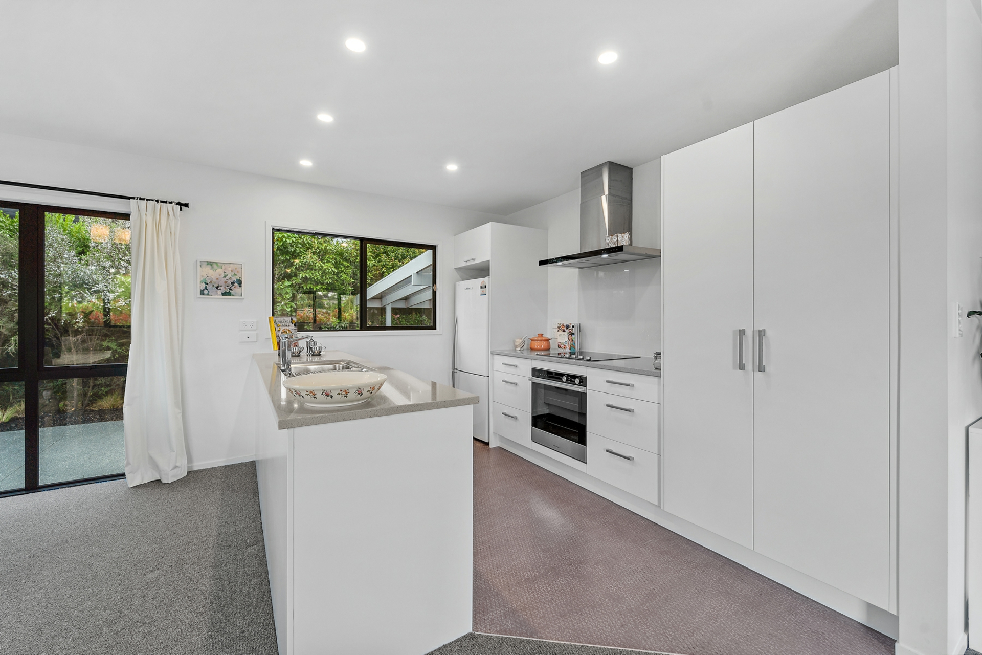 6 Laly Haddon Place, MATAKANA