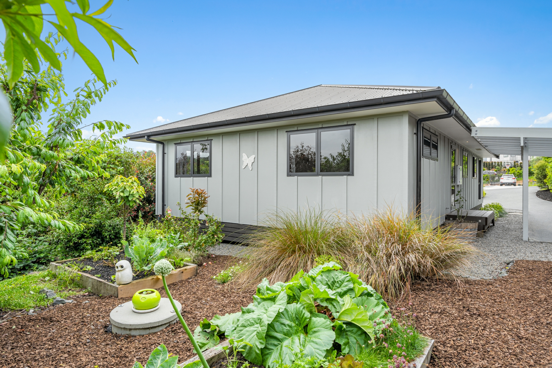 6 Laly Haddon Place, MATAKANA