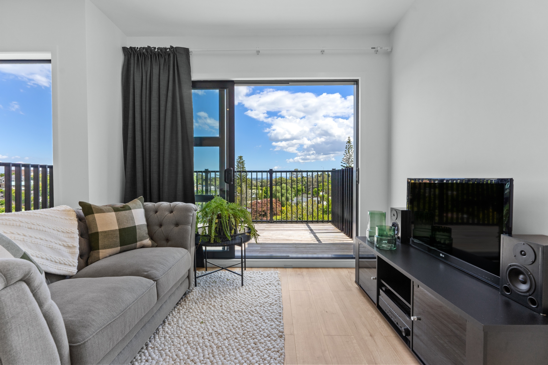 402/553C Glenfield Road Glenfield Property Details LJ Hooker