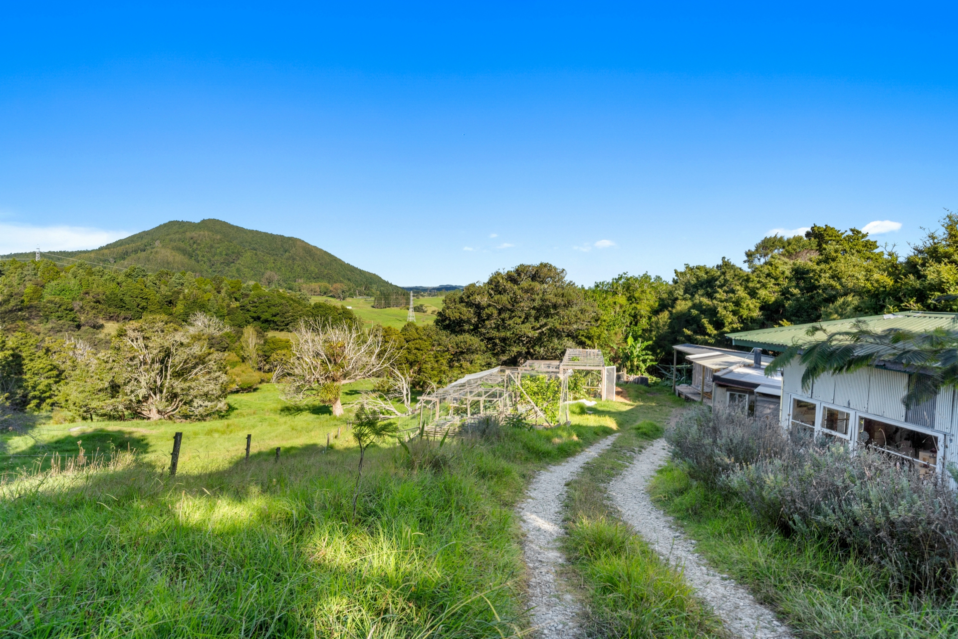 166 Mountain Road, MAUNGATUROTO