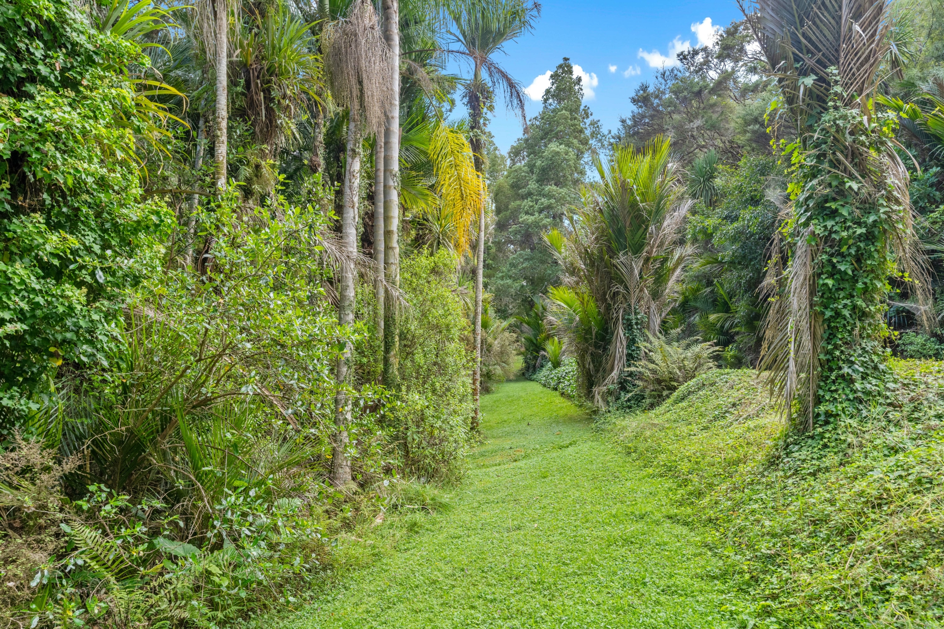 2395F State Highway 1, KAIWAKA