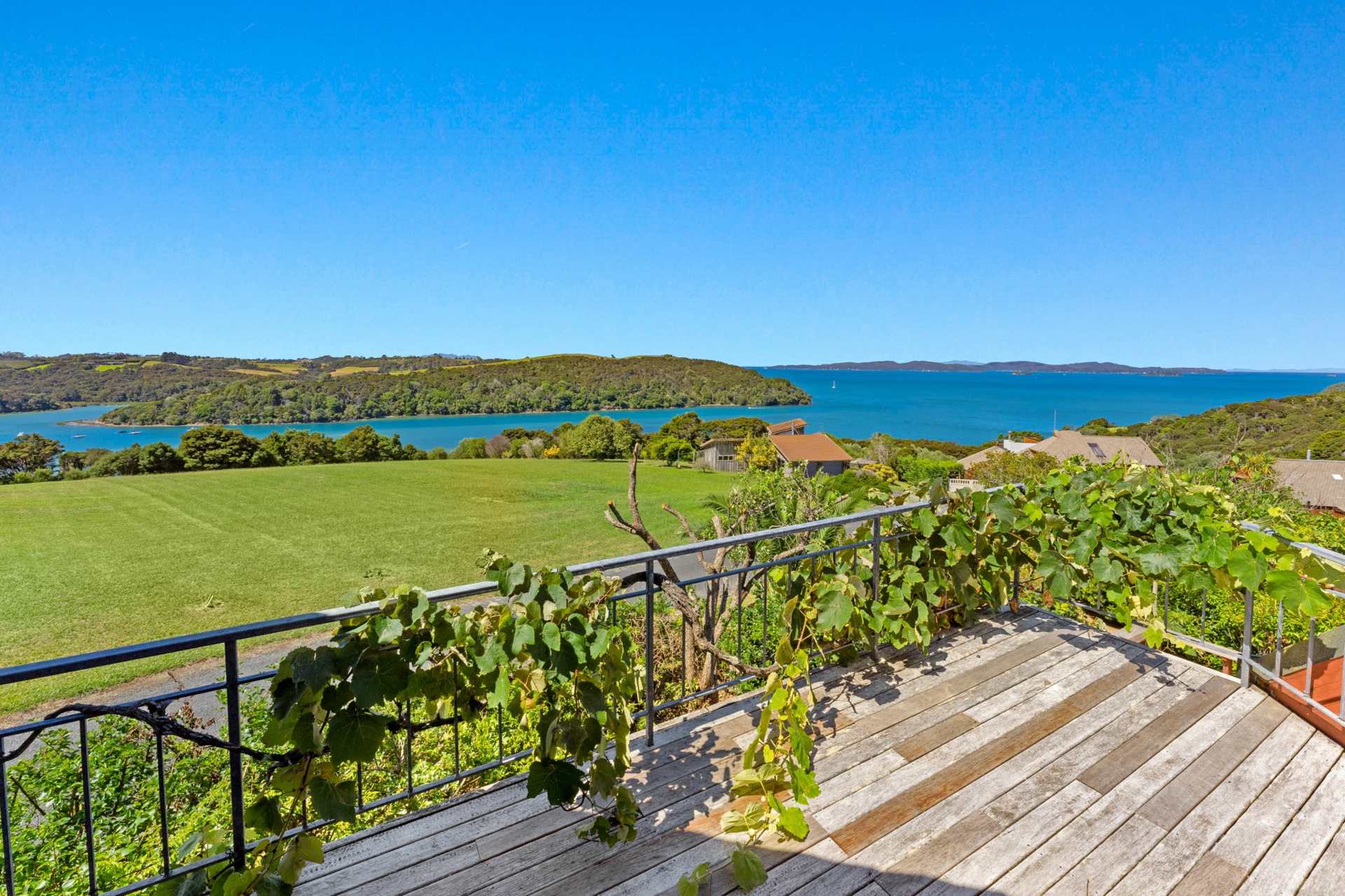 14 Kotare Place, SANDSPIT