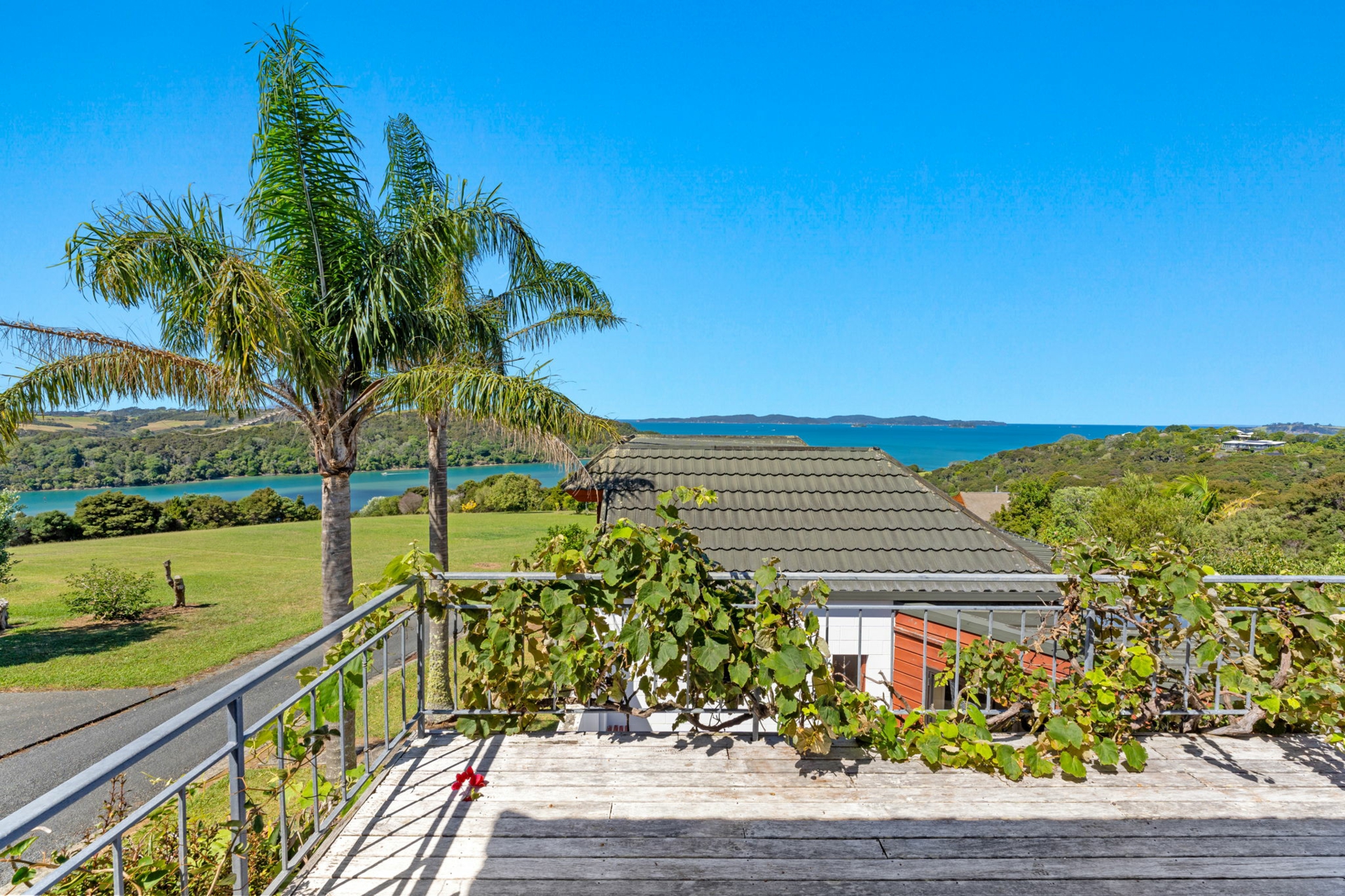 14 Kotare Place, SANDSPIT