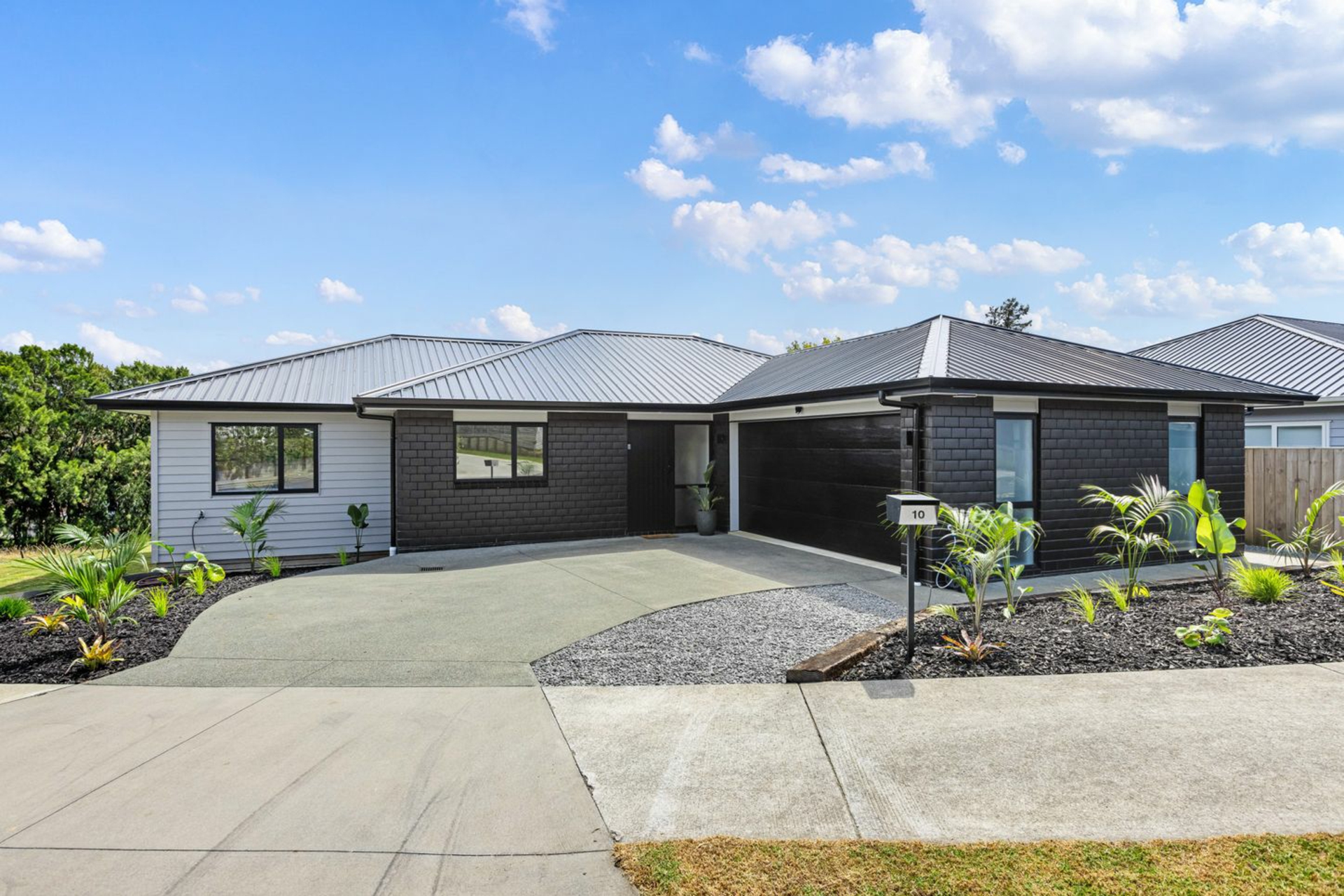 10 Alfred Peter Crescent, WARKWORTH