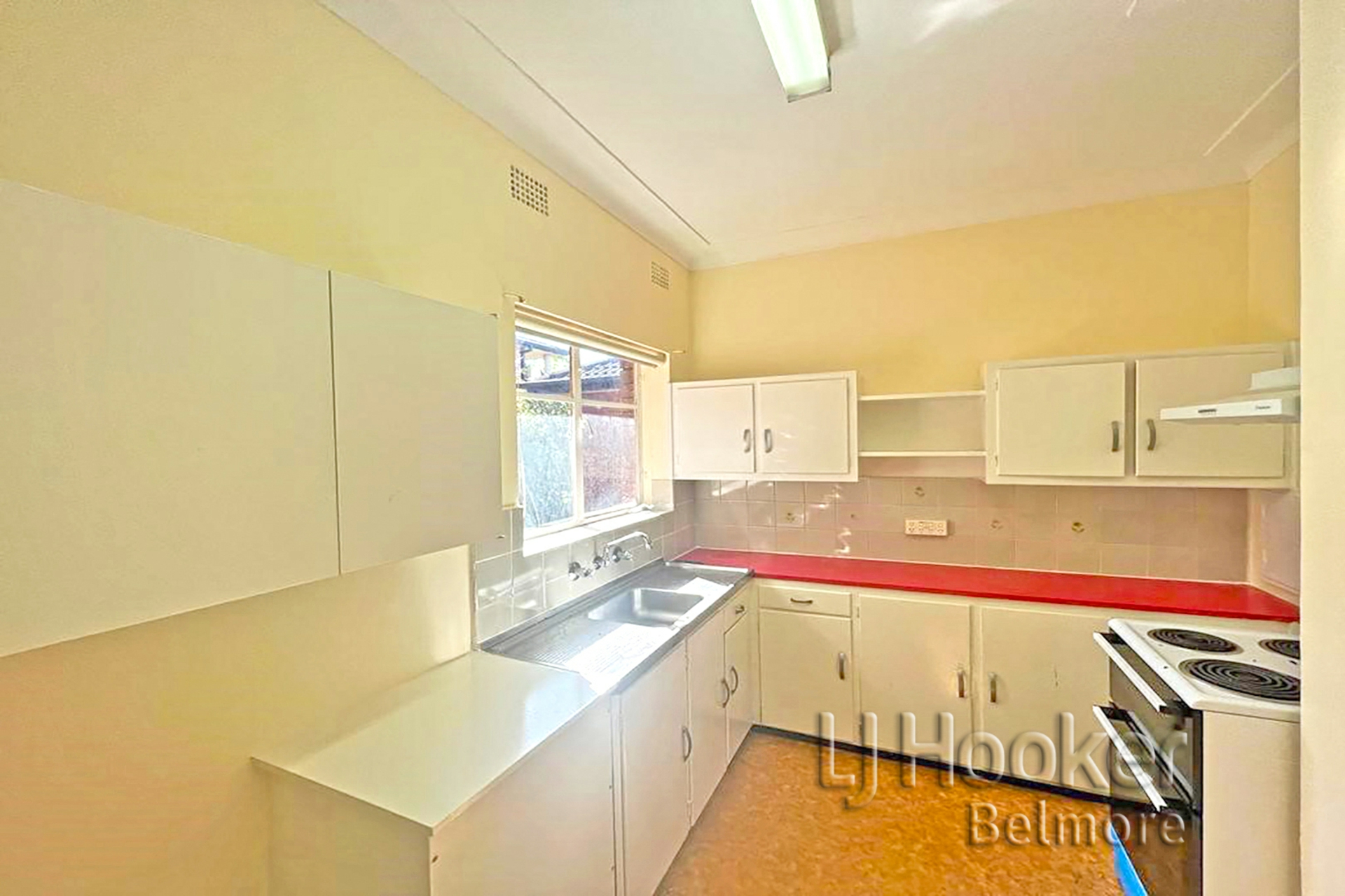 6/92 Leylands Pde — photo 3 of 6