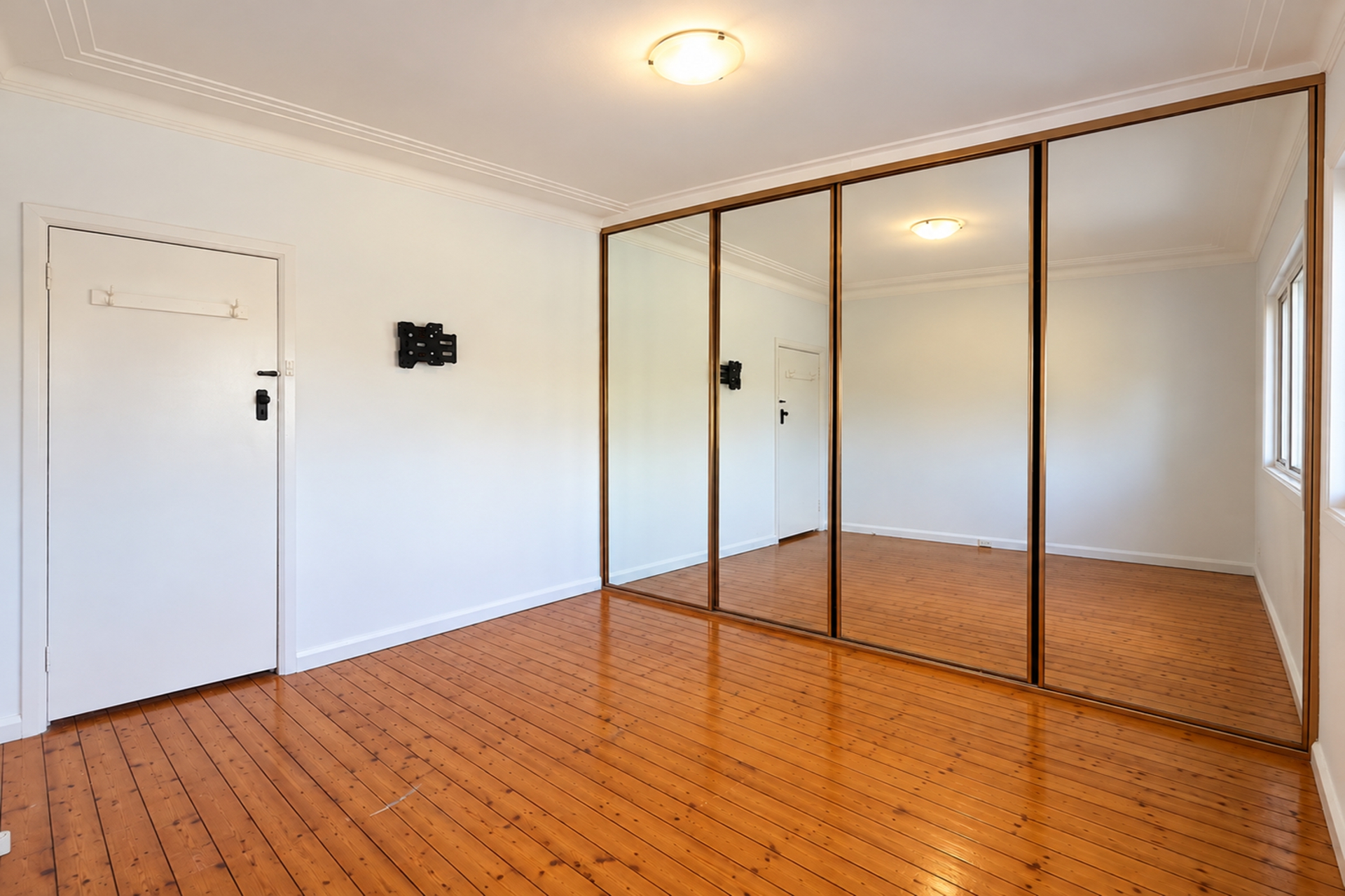 35 Myers Street — photo 2 of 6