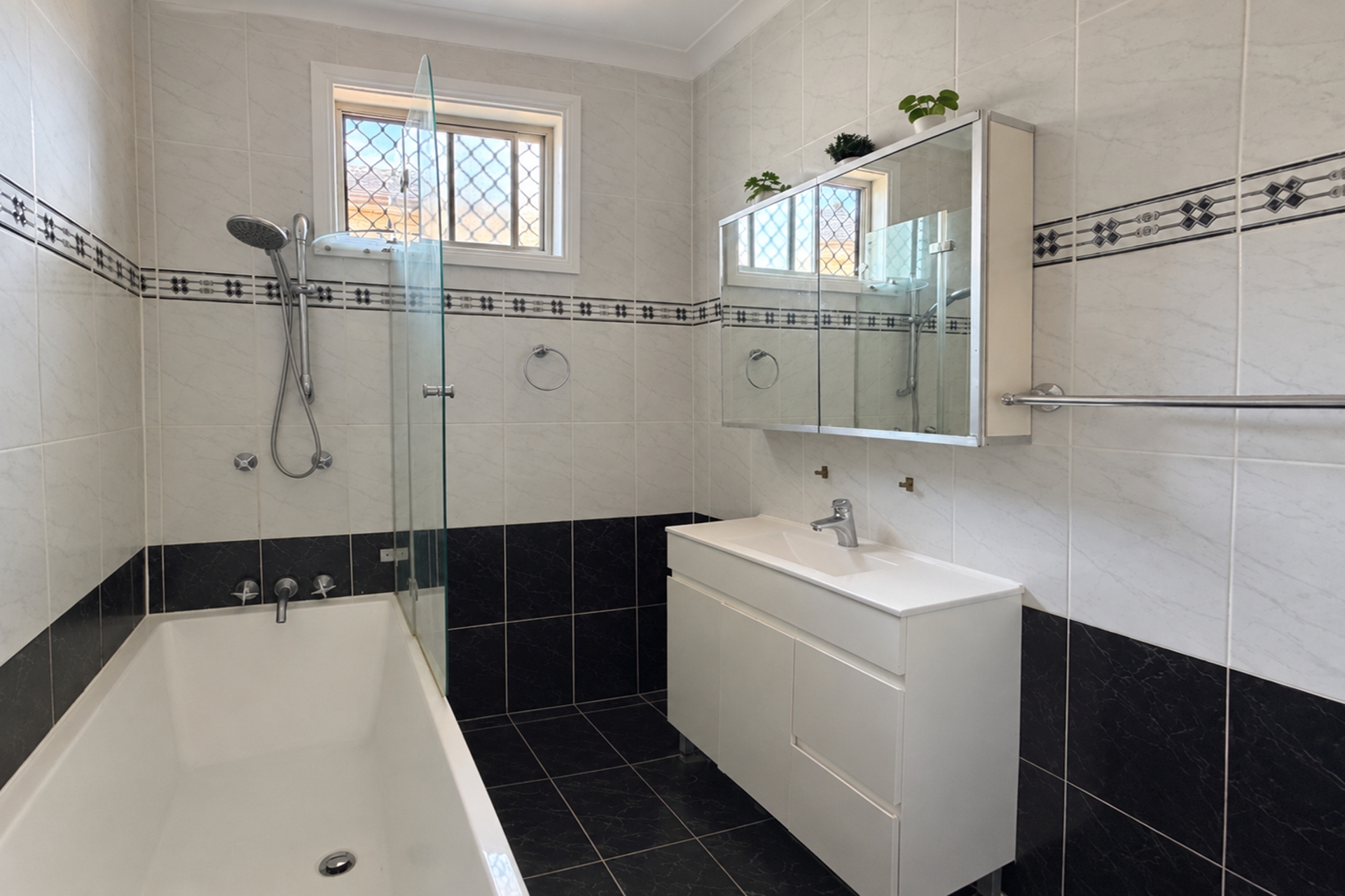 35 Myers Street — photo 3 of 6