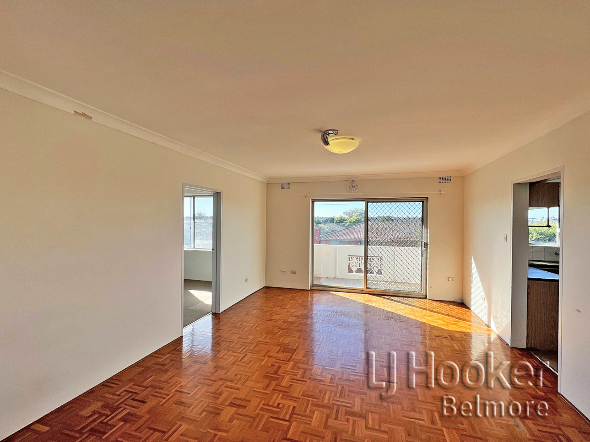 6/19 Duke Street, CAMPSIE