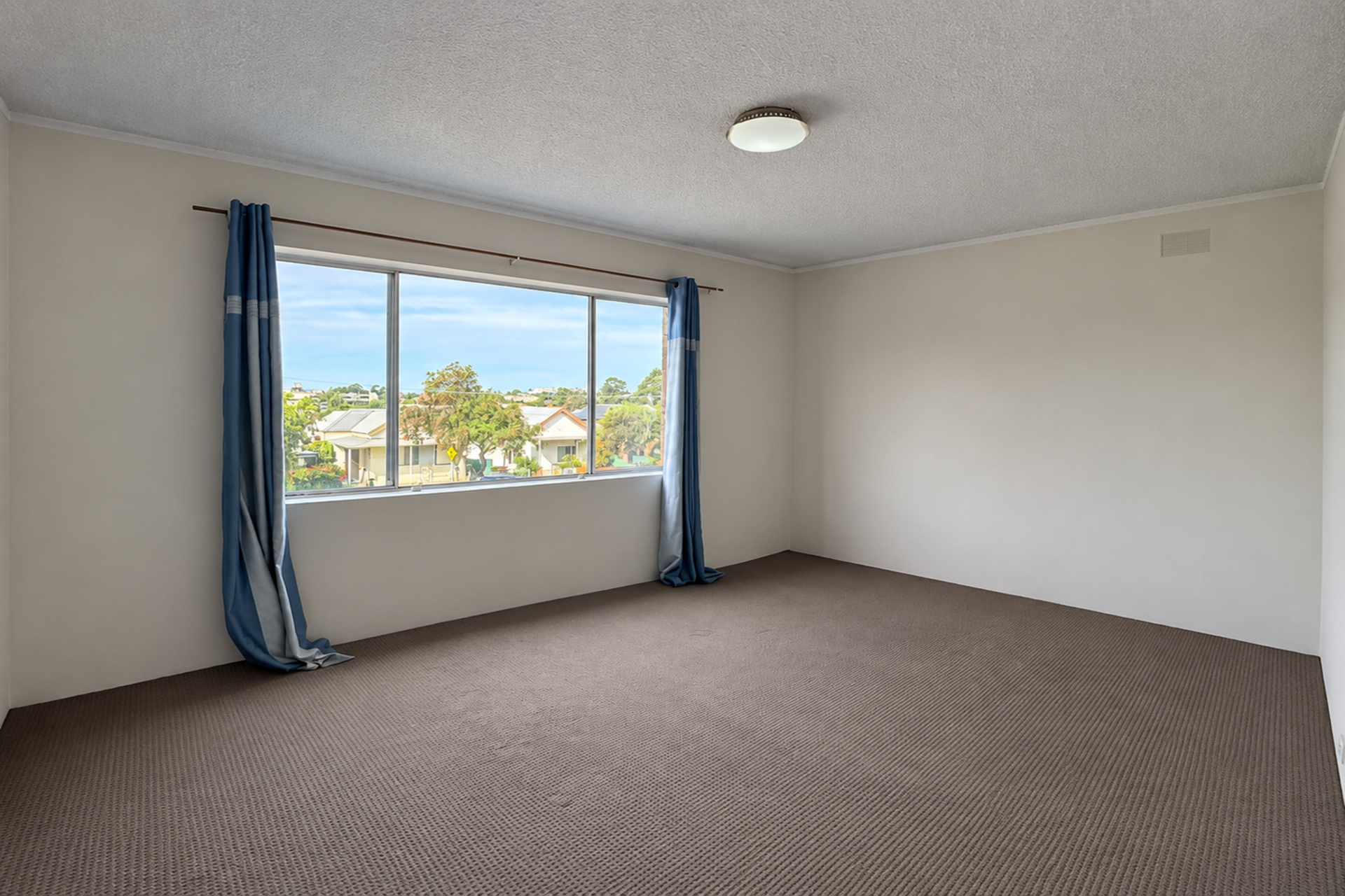 2/63 Moreton Street — photo 3 of 5