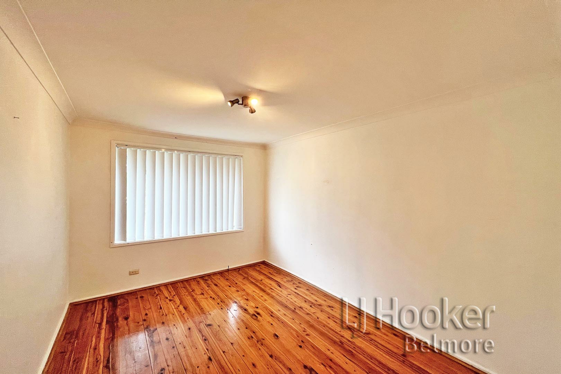 16 Lucinda Ave, GEORGES HALL
