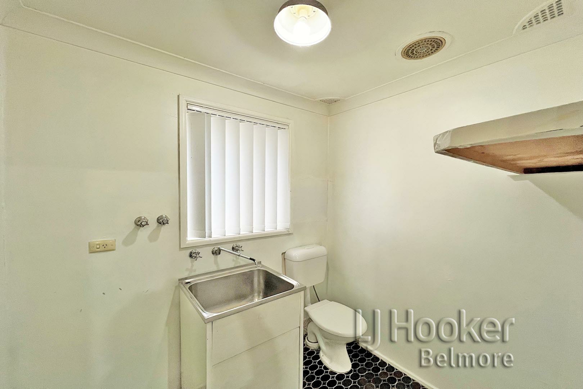 16 Lucinda Ave, GEORGES HALL