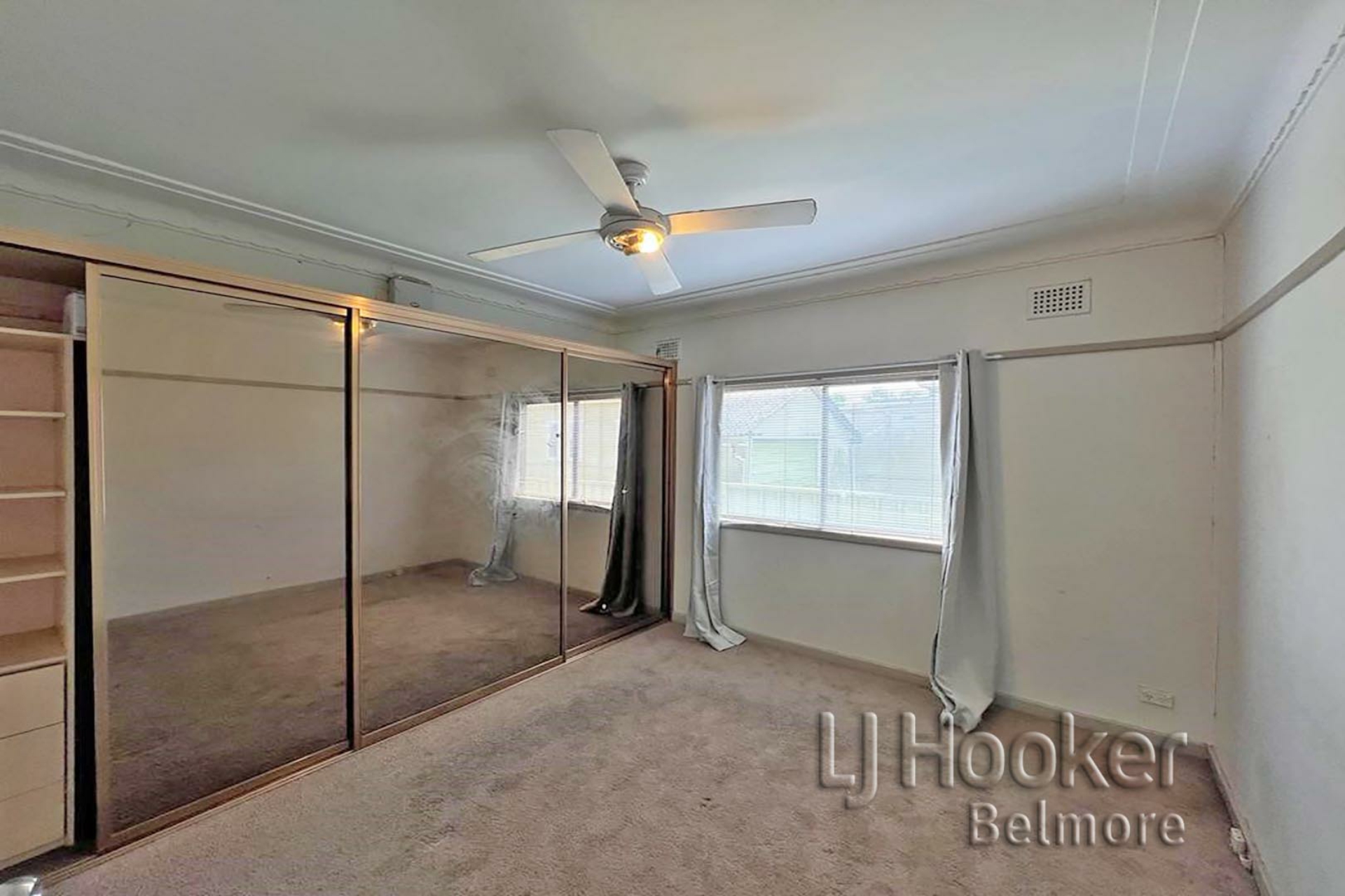 570 Woodville Road, GUILDFORD