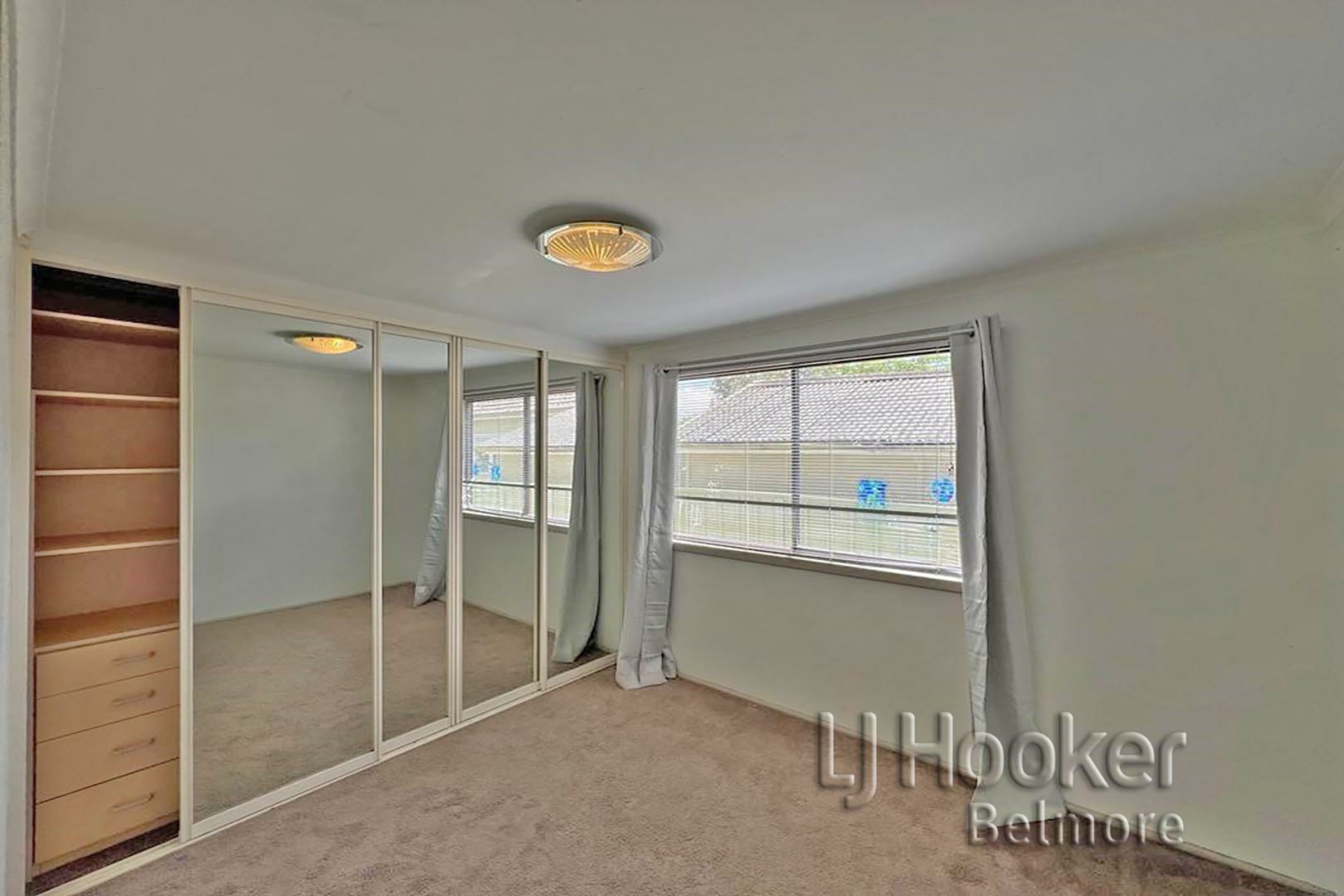 570 Woodville Road, GUILDFORD