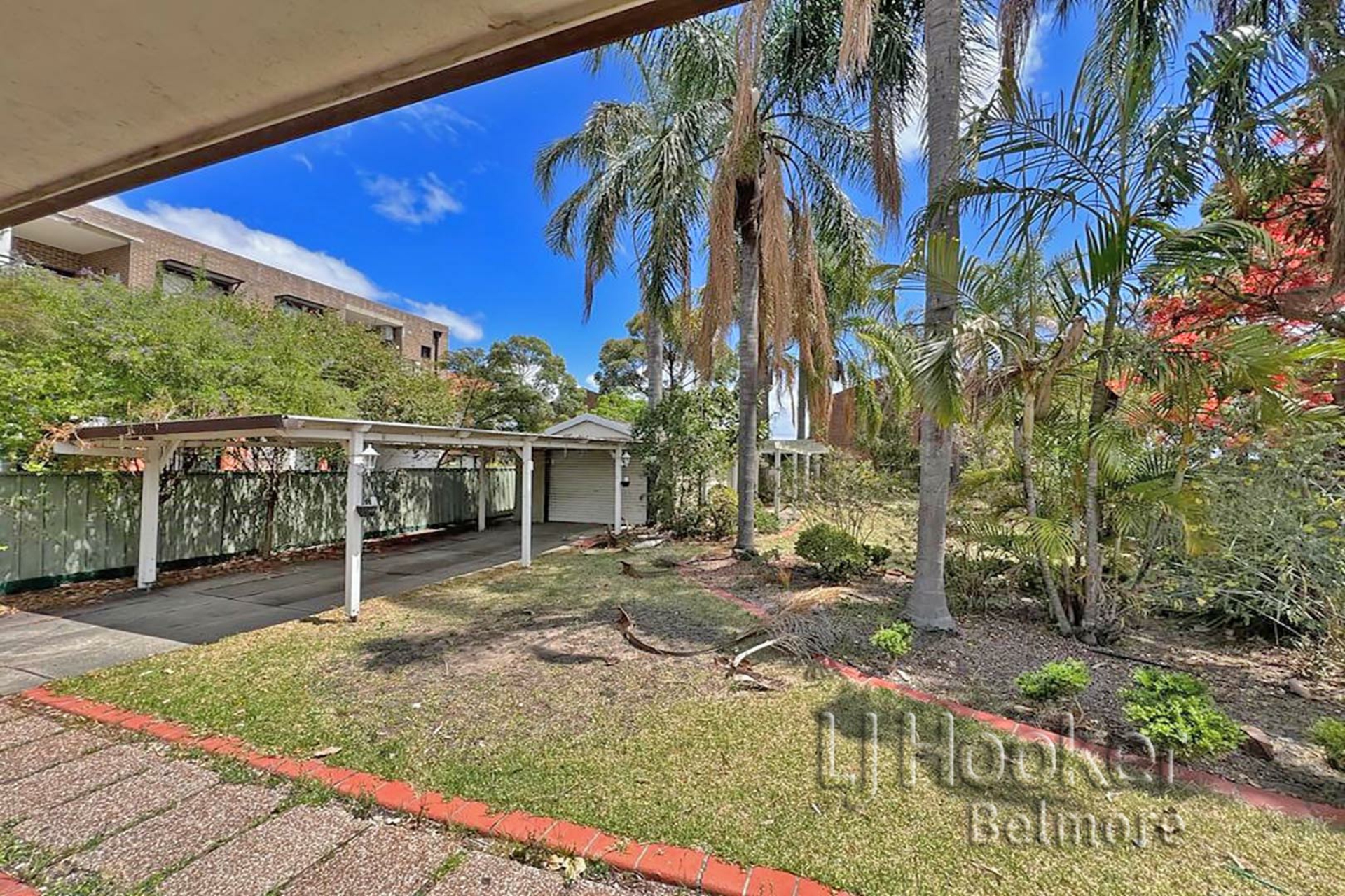 570 Woodville Road, GUILDFORD