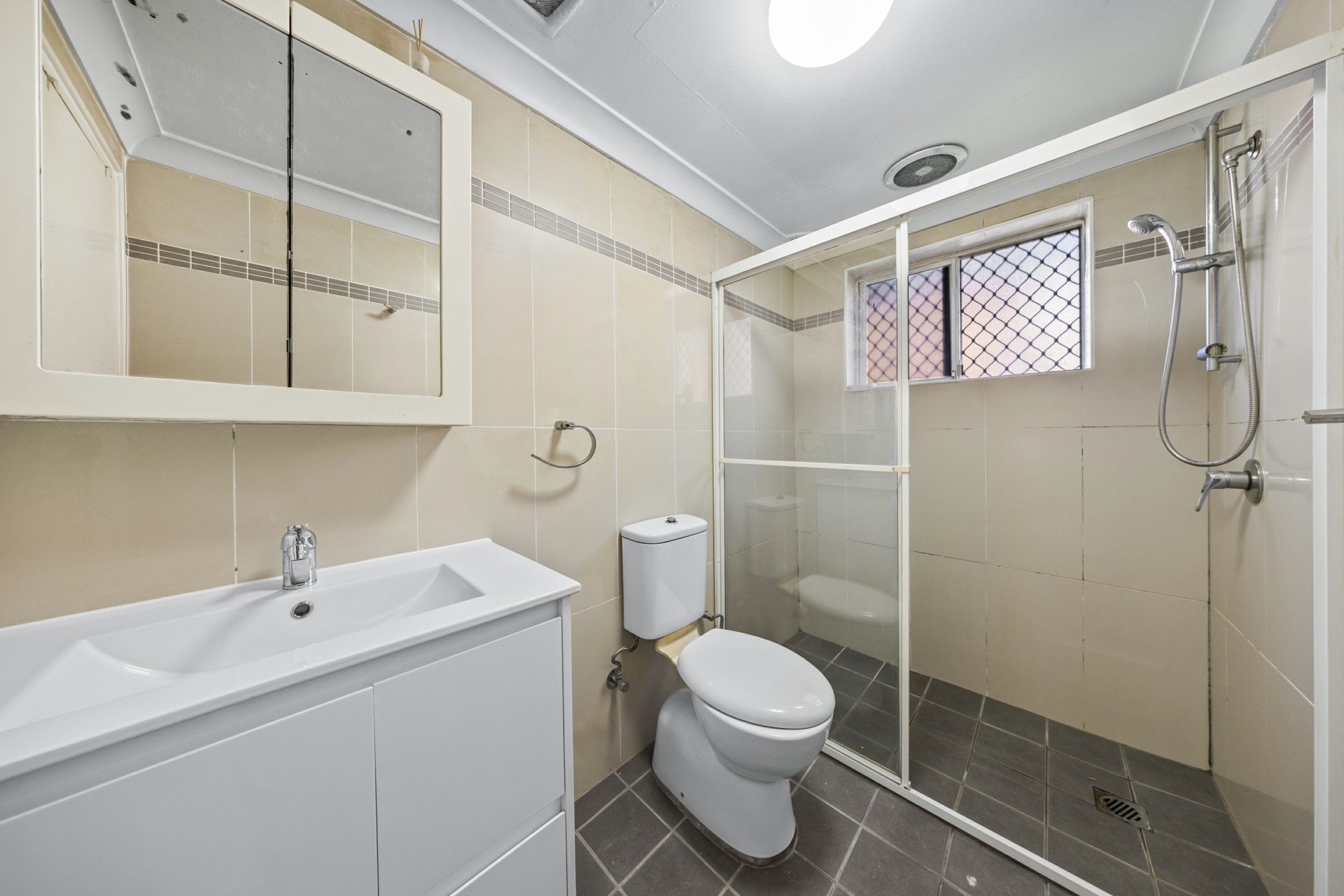 1/51 Bexley Road — photo 4 of 7