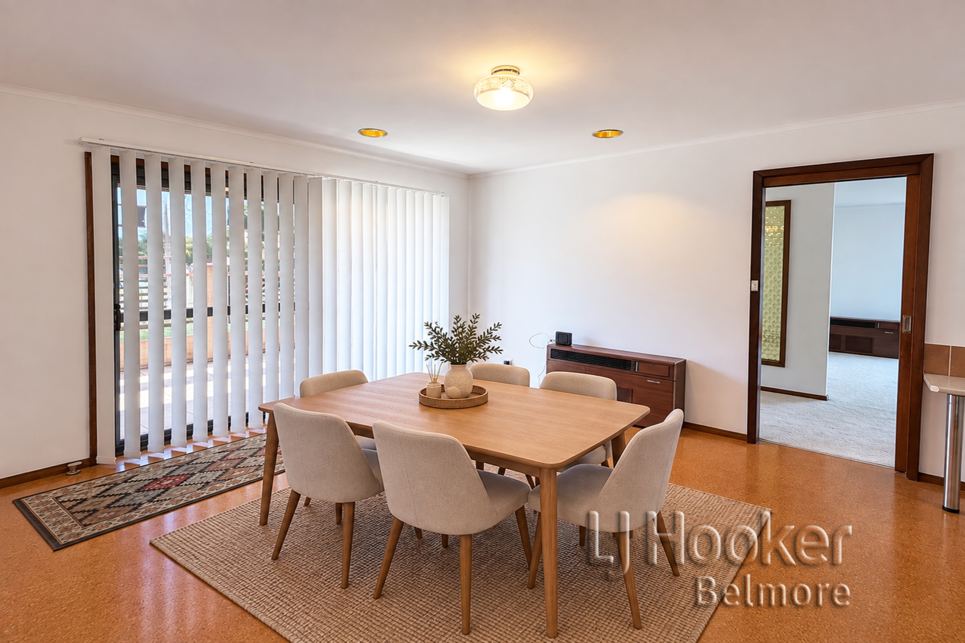19 Raymond Avenue — photo 4 of 8
