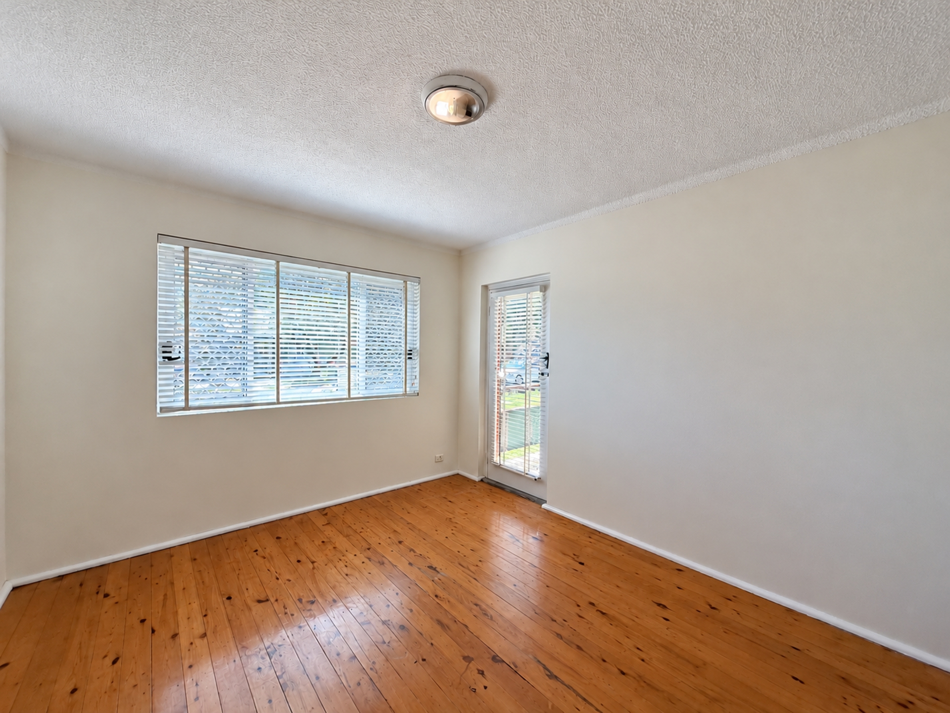 4/31 Anderson Street — photo 2 of 5
