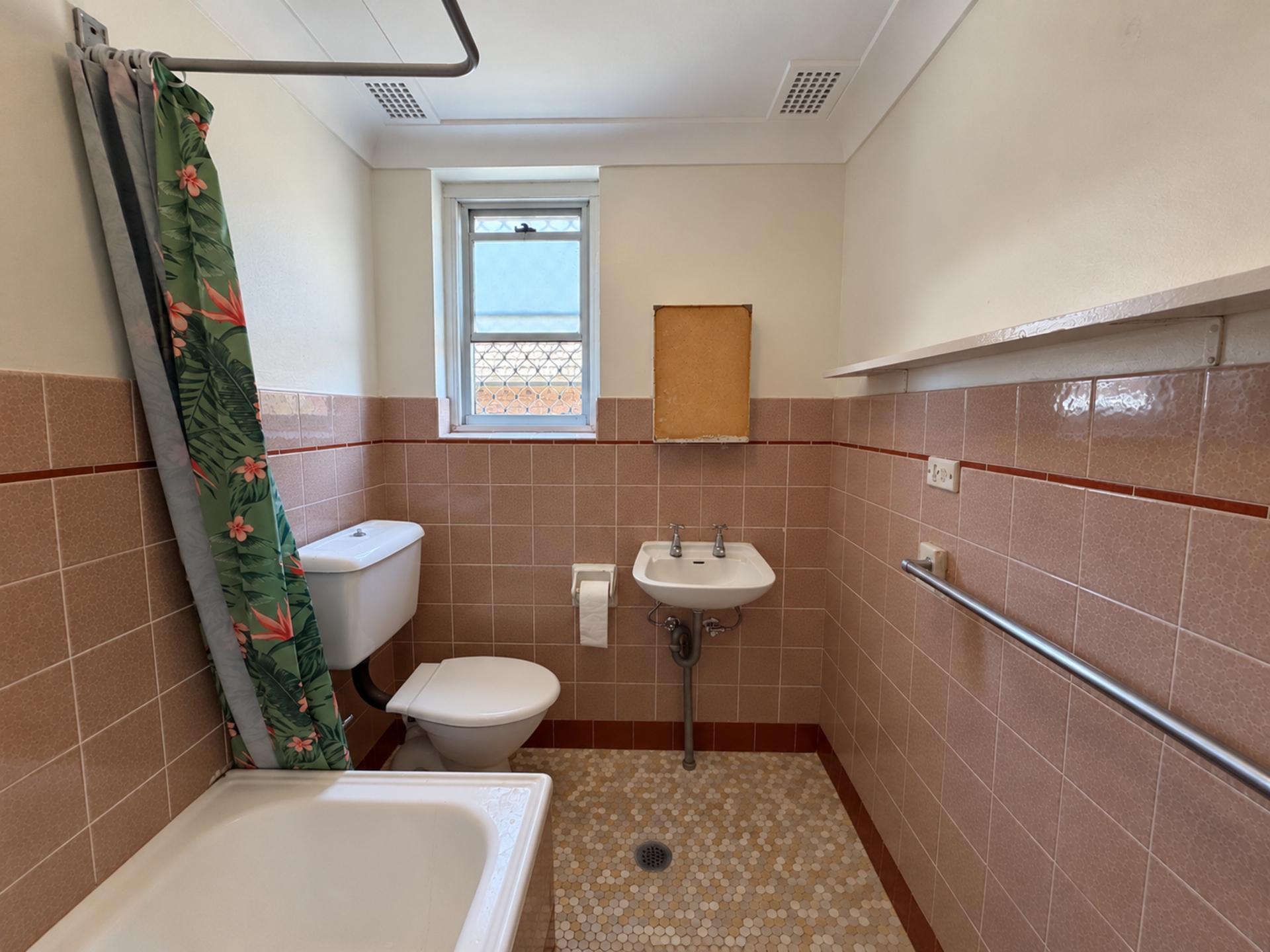 4/31 Anderson Street — photo 4 of 5