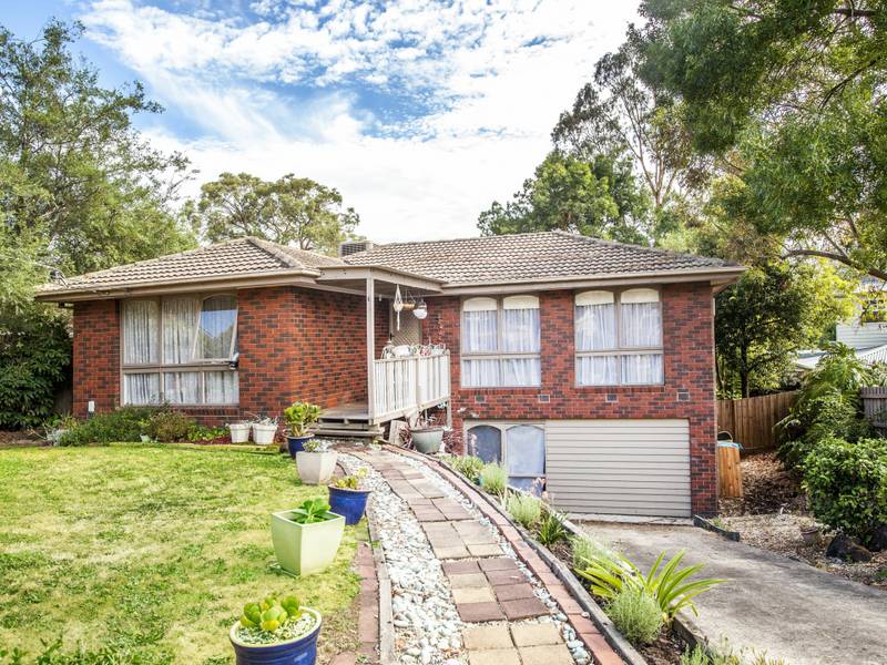 6 Brenda Court, Croydon