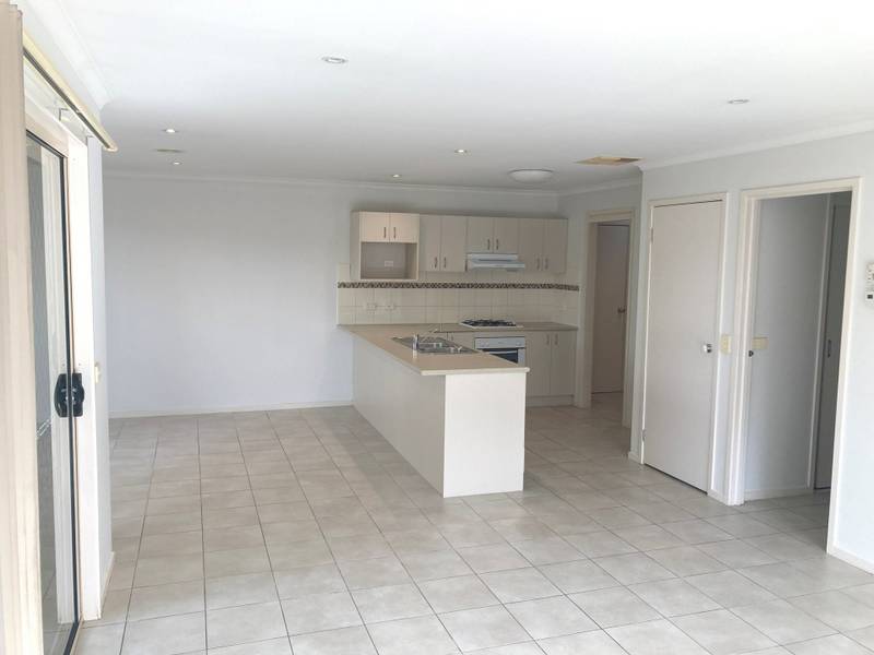16 Smithacres Road, MONTROSE