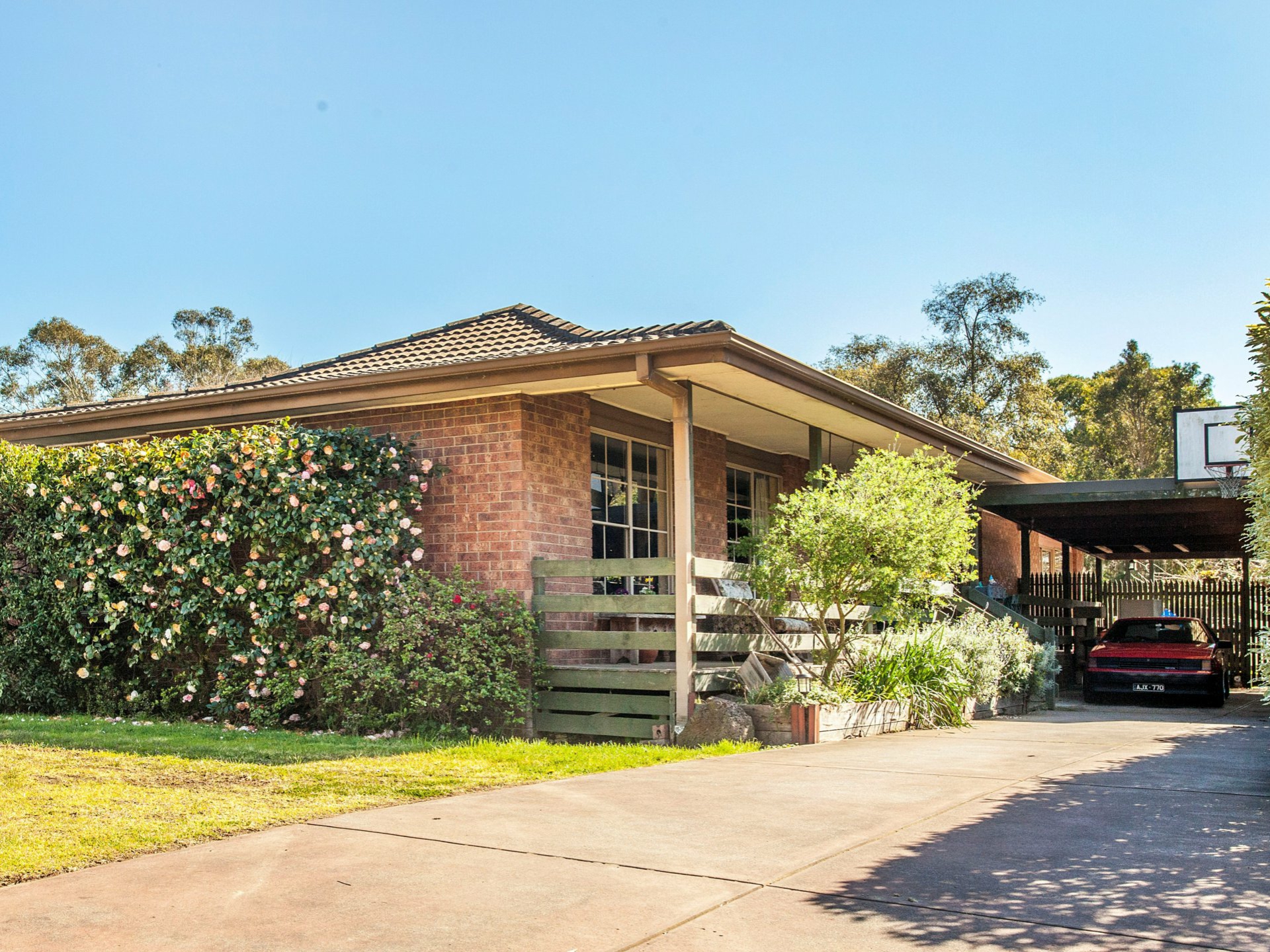 61 Zina Grove Mooroolbark VIC Property Details LJ Hooker