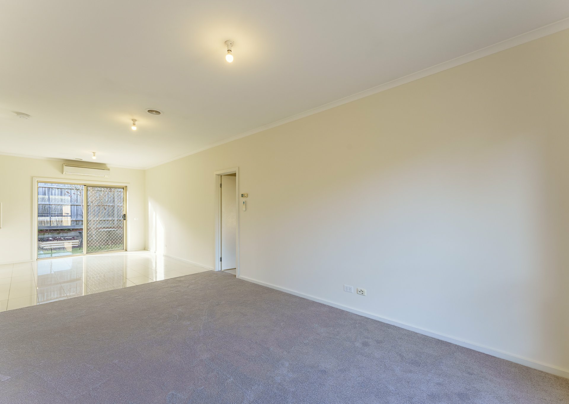 2/42 Zina Grove — photo 3 of 6