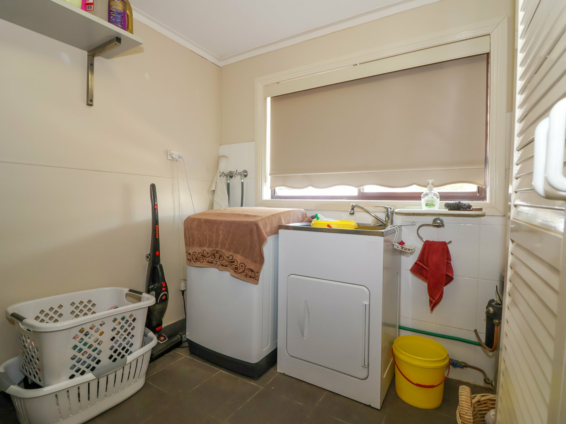 5 Kerang Street, LAKE BOGA