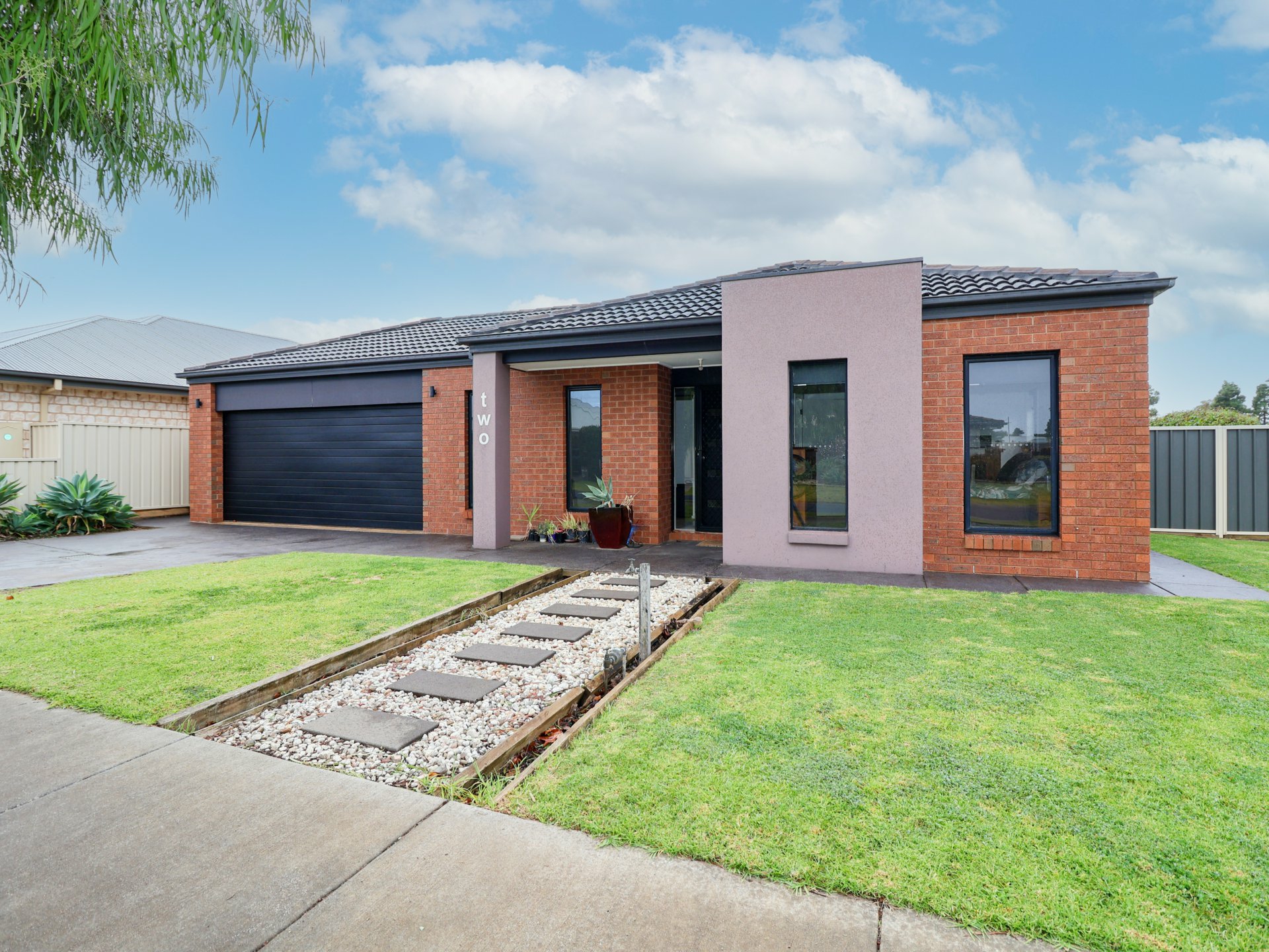 2 Dundas Lane, SWAN HILL
