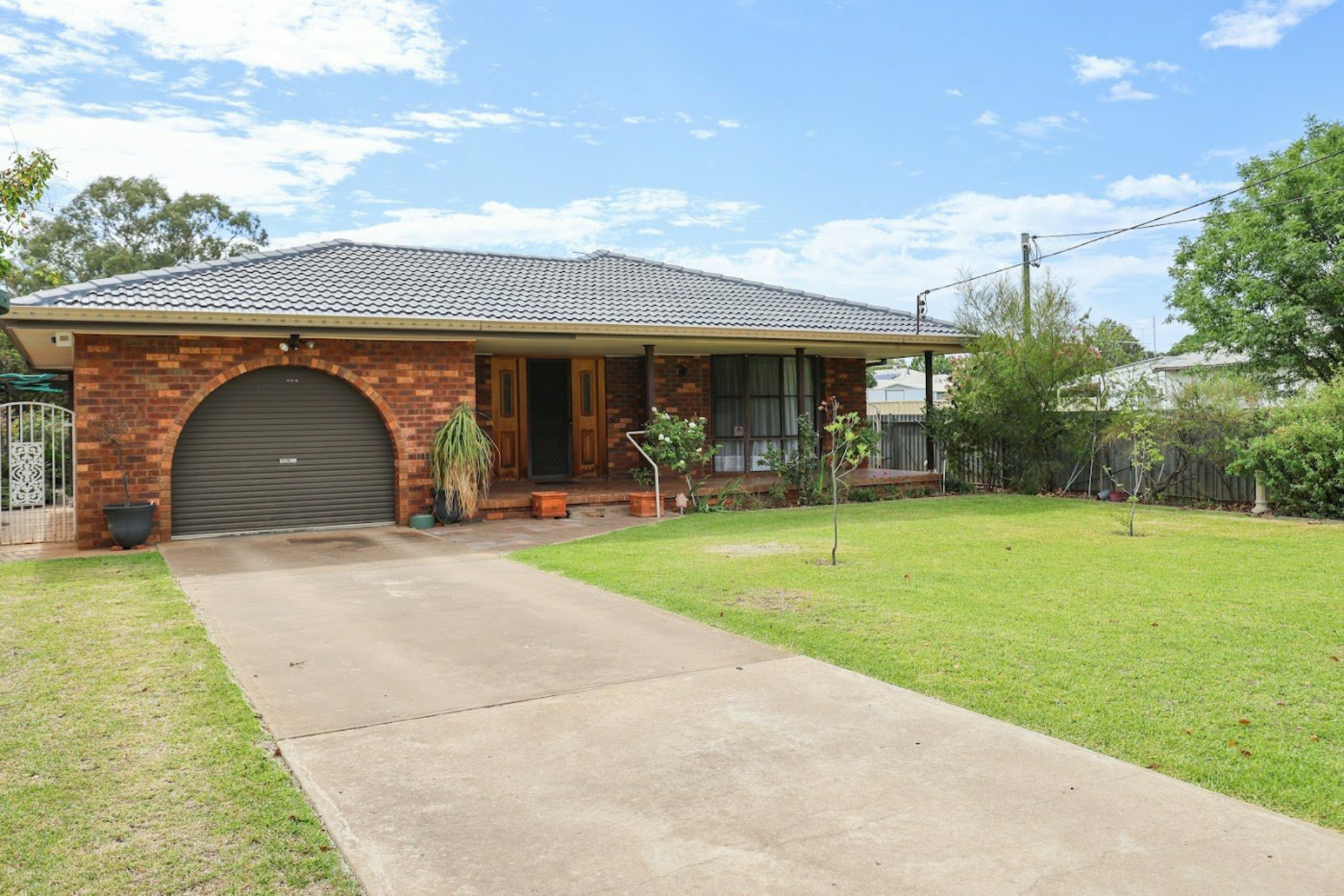 27 Meryula Street, NARROMINE