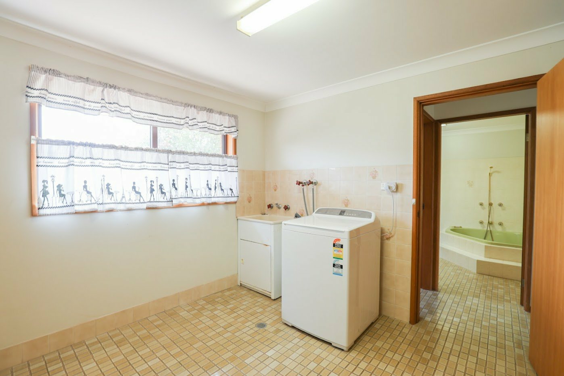 27 Meryula Street, NARROMINE