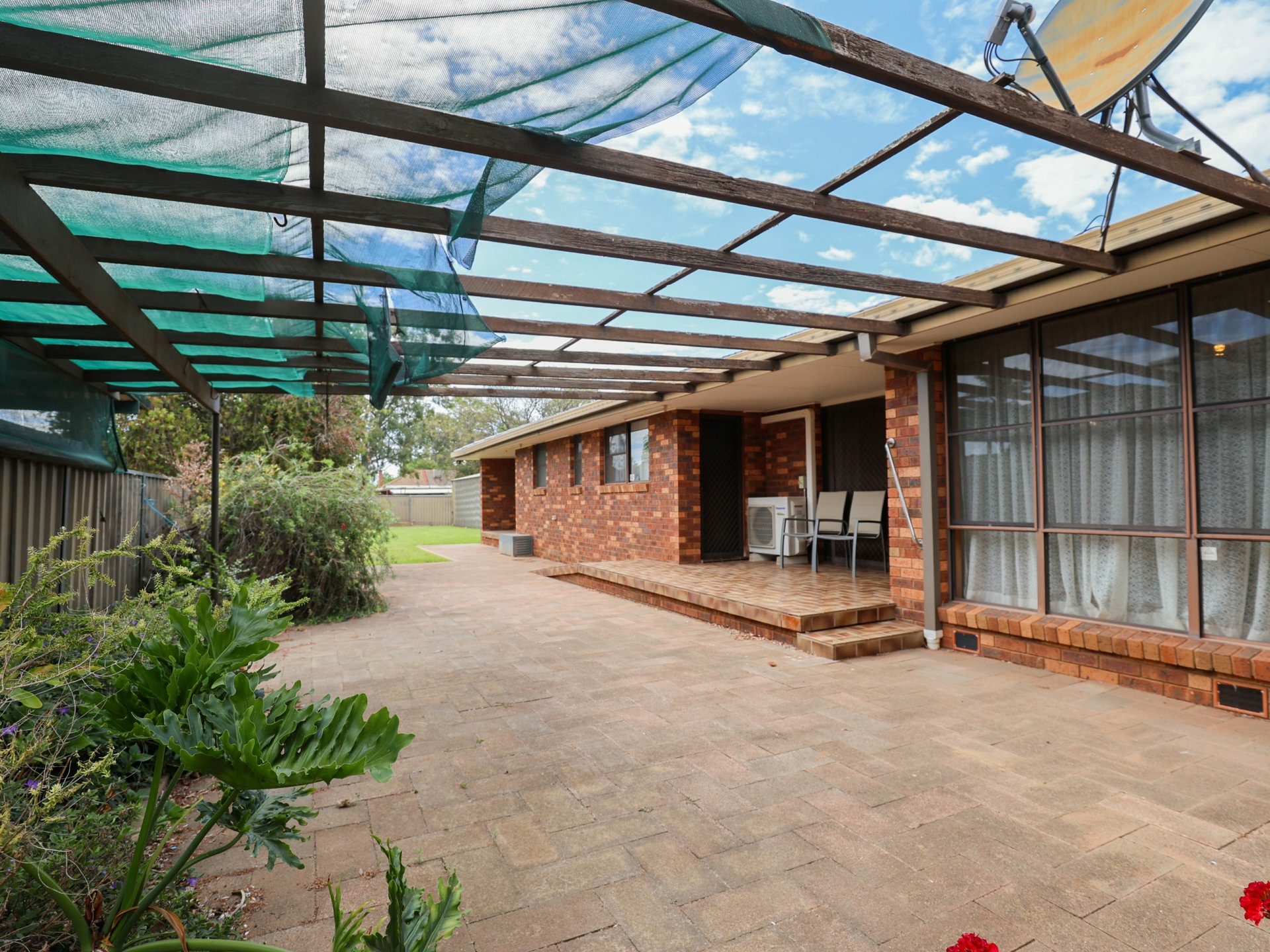27 Meryula Street, NARROMINE