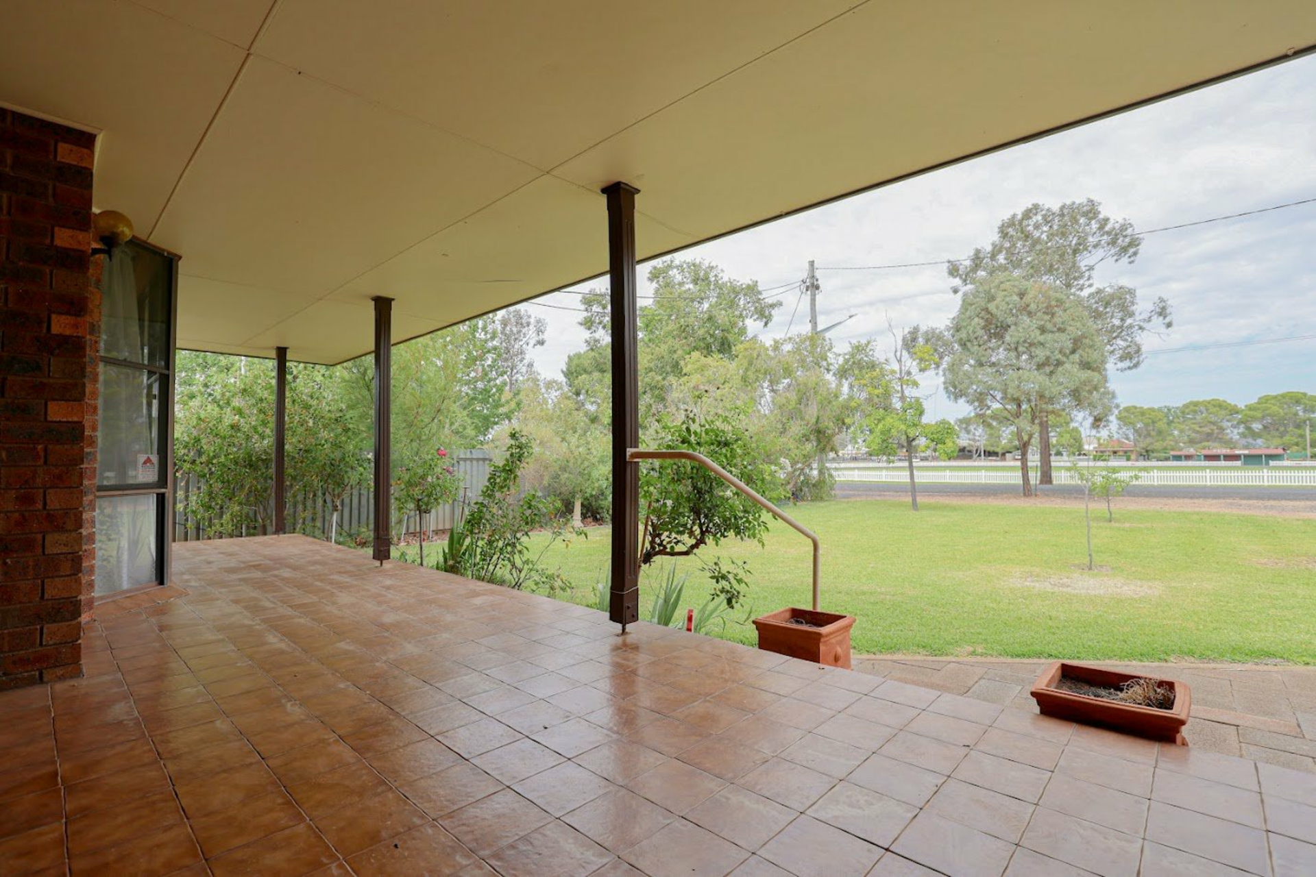 27 Meryula Street, NARROMINE