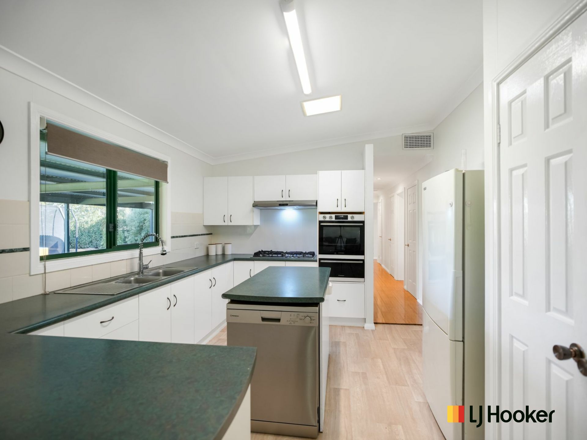 27 Bundemar Street, WONGARBON