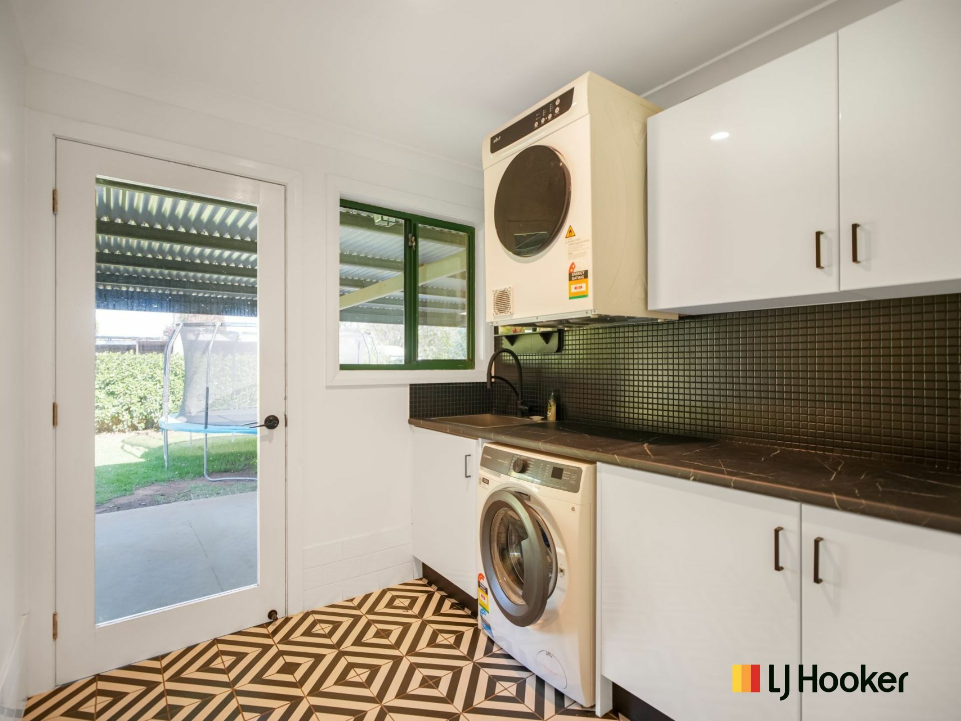 27 Bundemar Street, WONGARBON