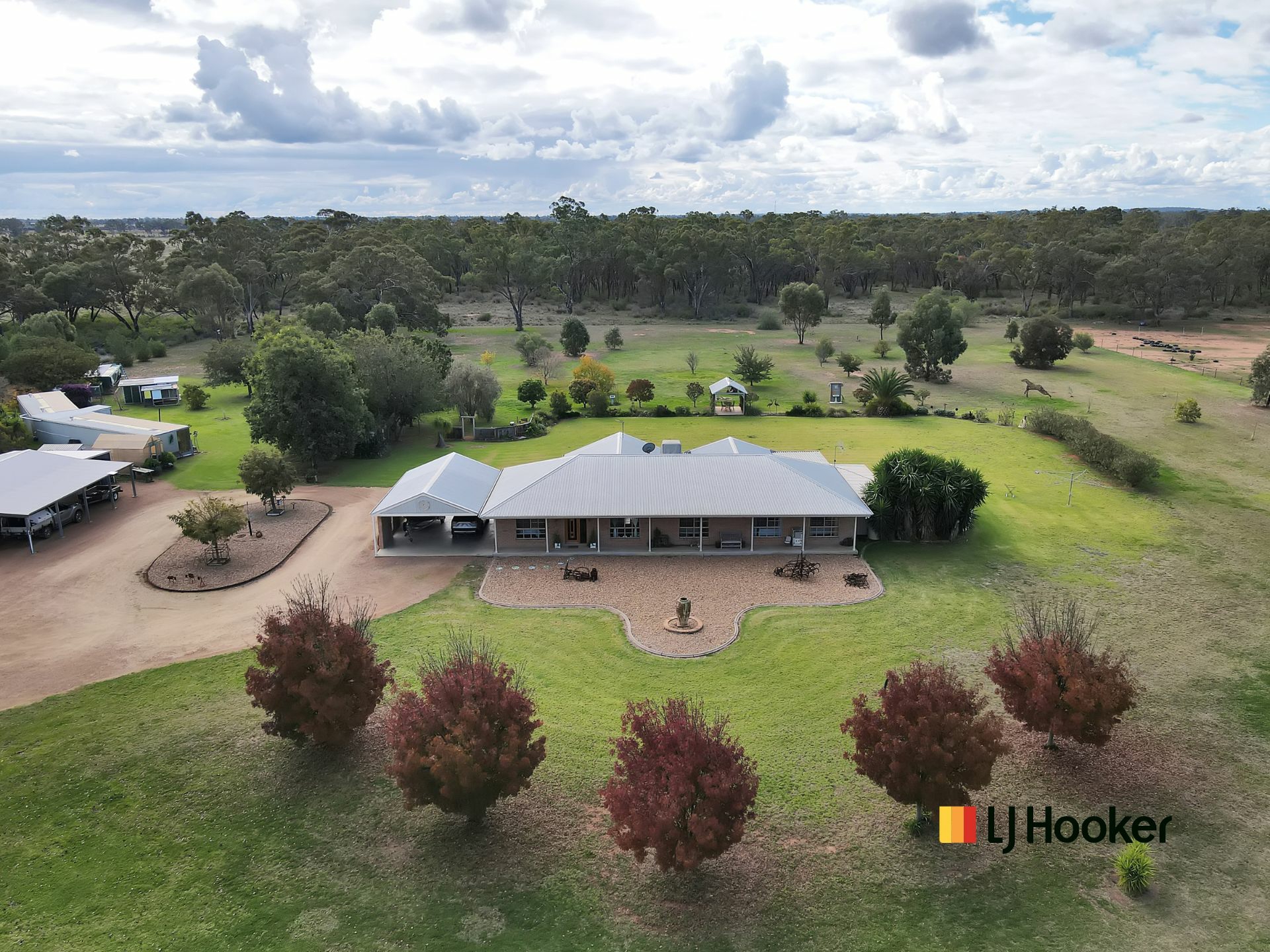 165 Villeneuve Drive — photo from LJ Hooker Narromine
