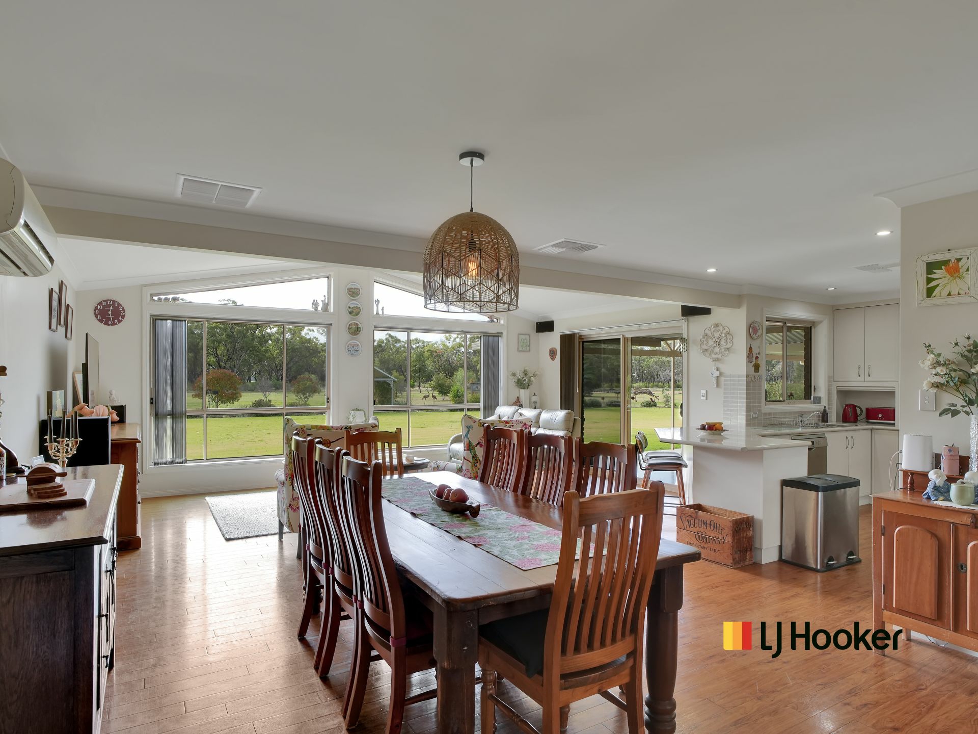165 Villeneuve Drive — photo 6 of 30