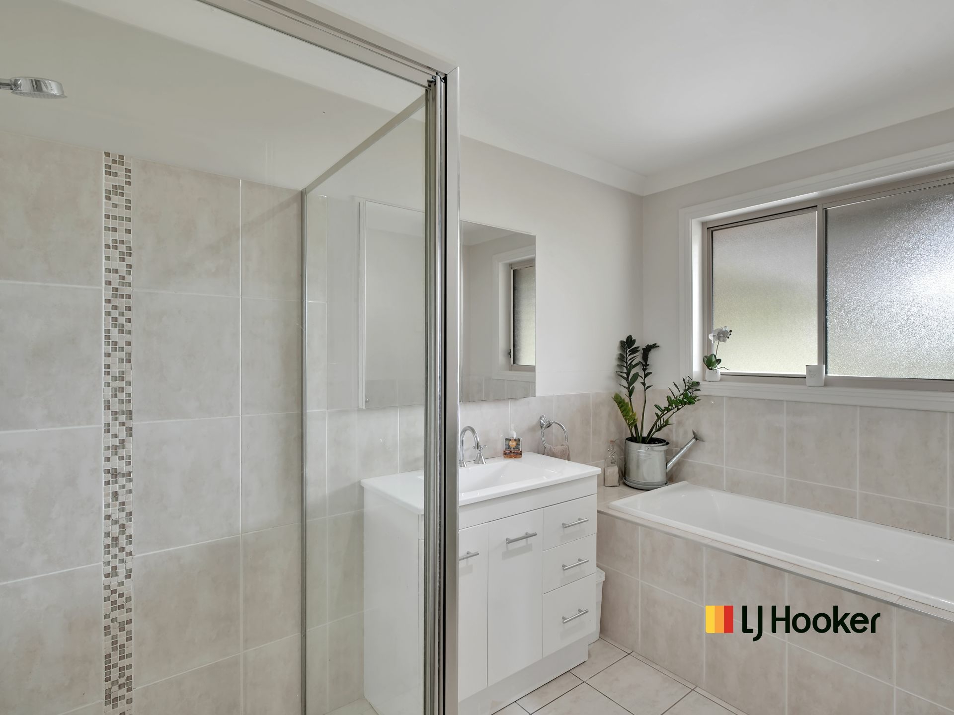 165 Villeneuve Drive — photo 14 of 30