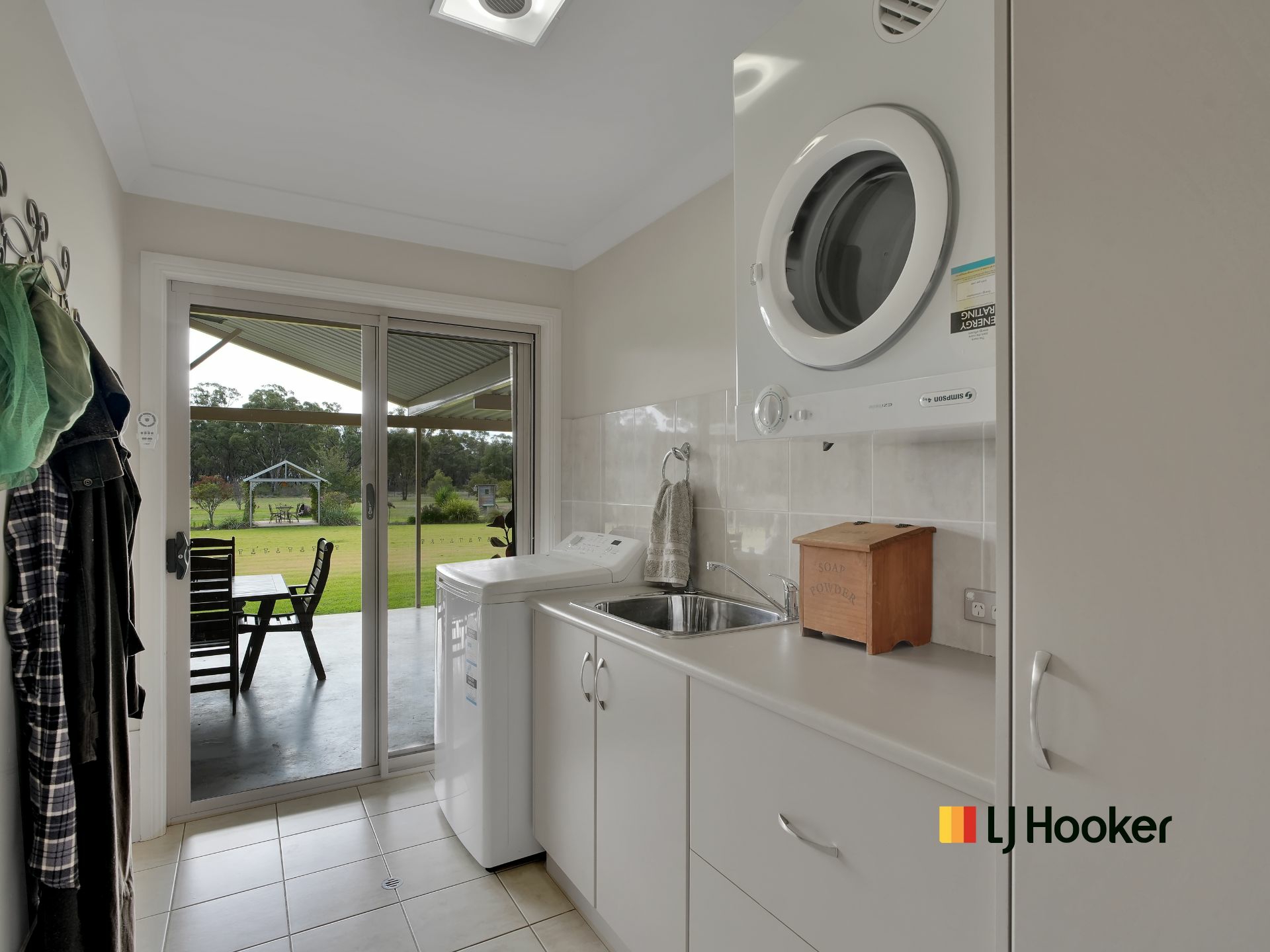 165 Villeneuve Drive — photo 17 of 30