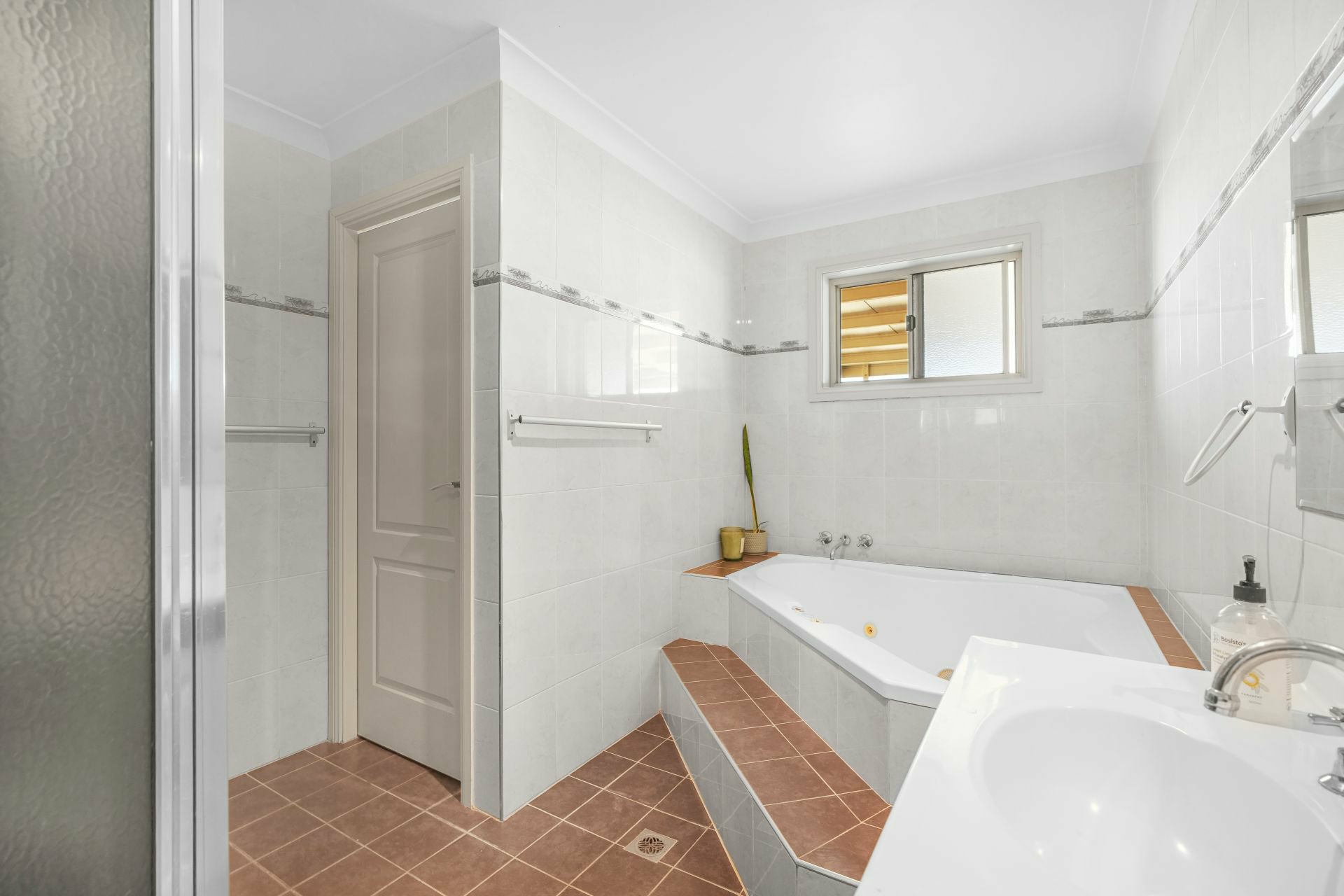 6 Redgum Place — photo 8 of 29