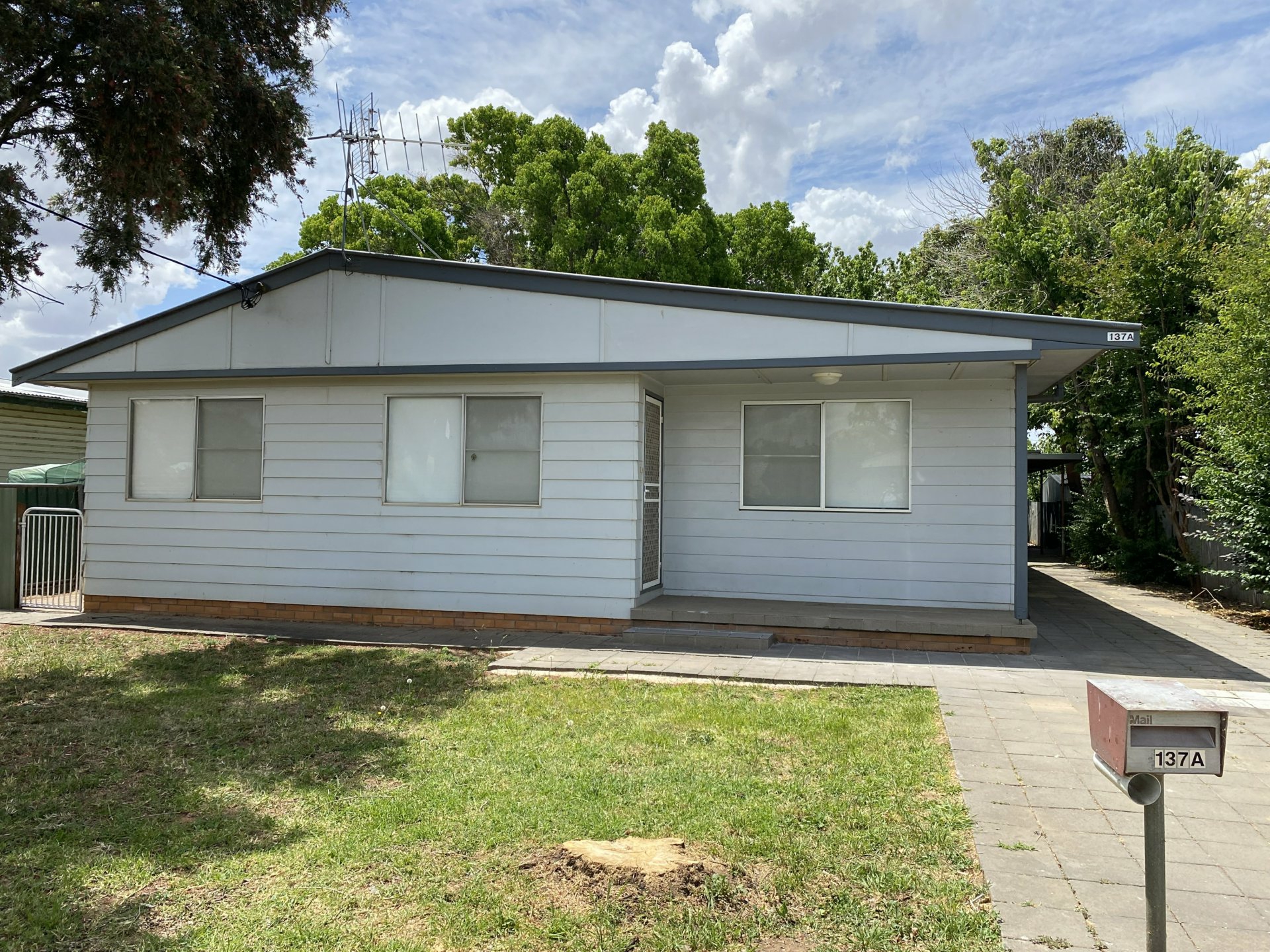137a Minore Street — photo from LJ Hooker Narromine